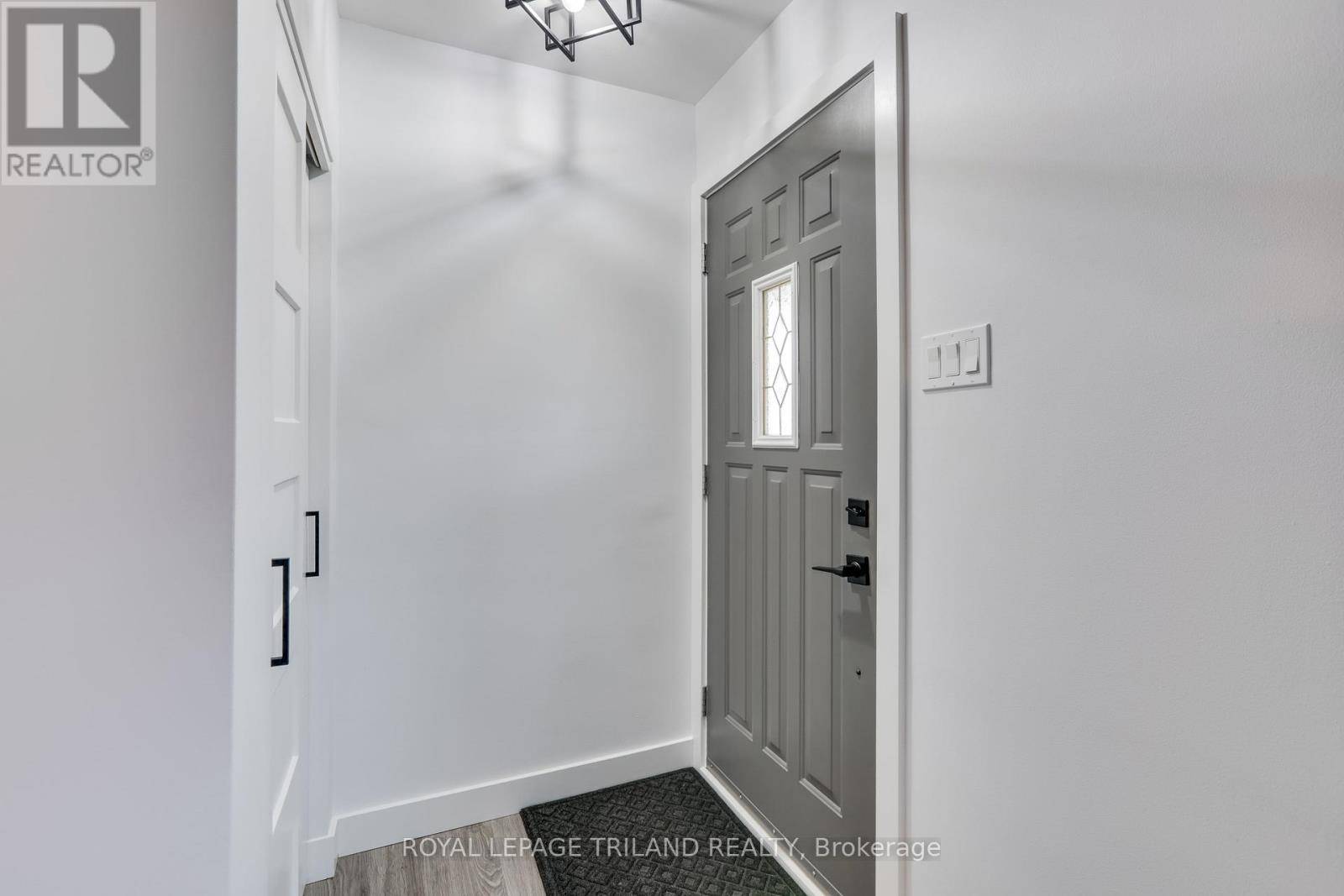 London South (south D), ON N6J3K1,392 BEACHWOOD AVENUE