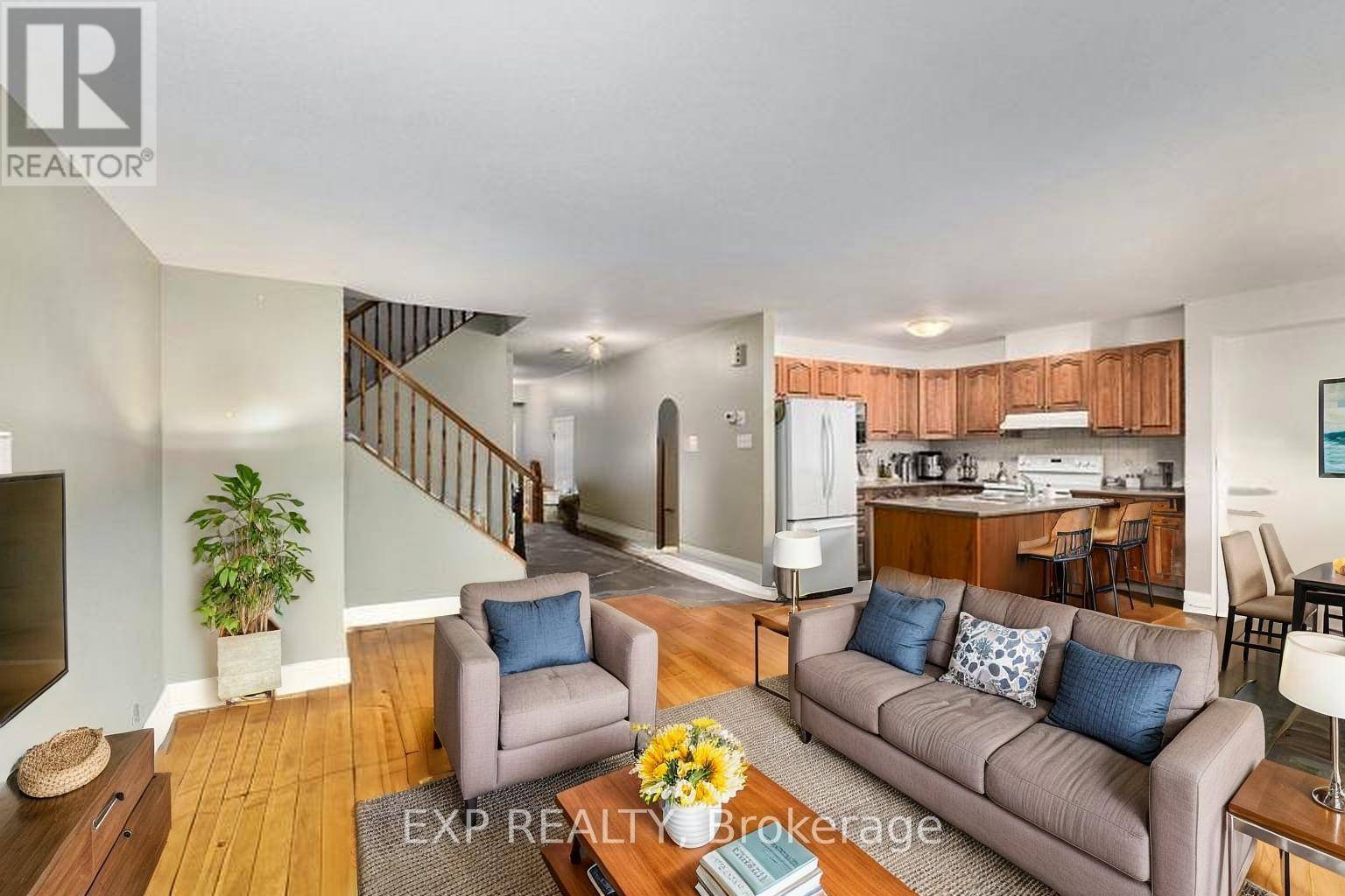 Ottawa, ON K2G7A1,7 MARABROOKE STREET