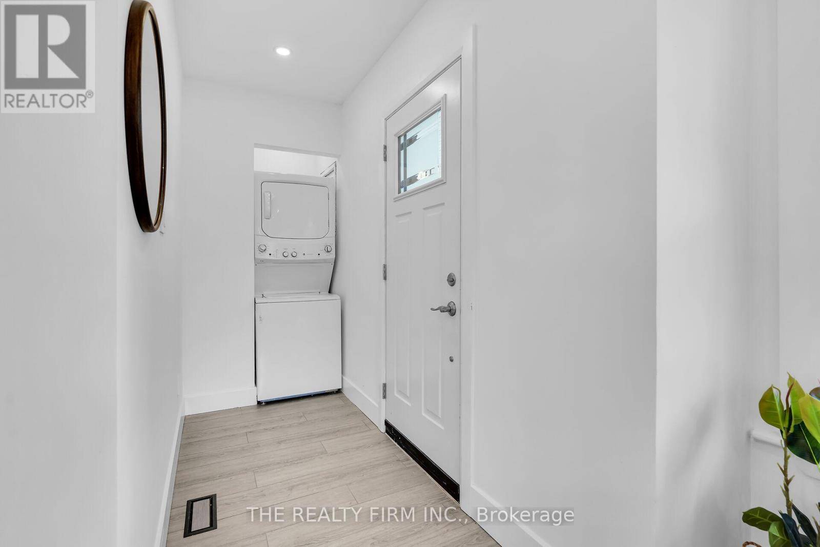 London East (east B), ON N6A4A1,863 COLBORNE STREET N