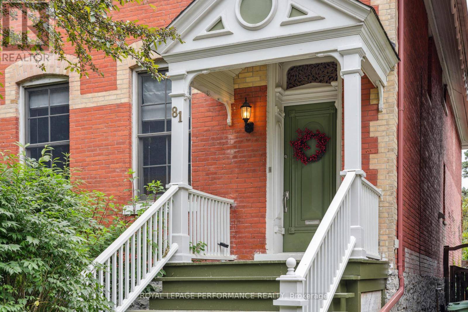 Ottawa, ON K1M2E4,81 MACKAY STREET