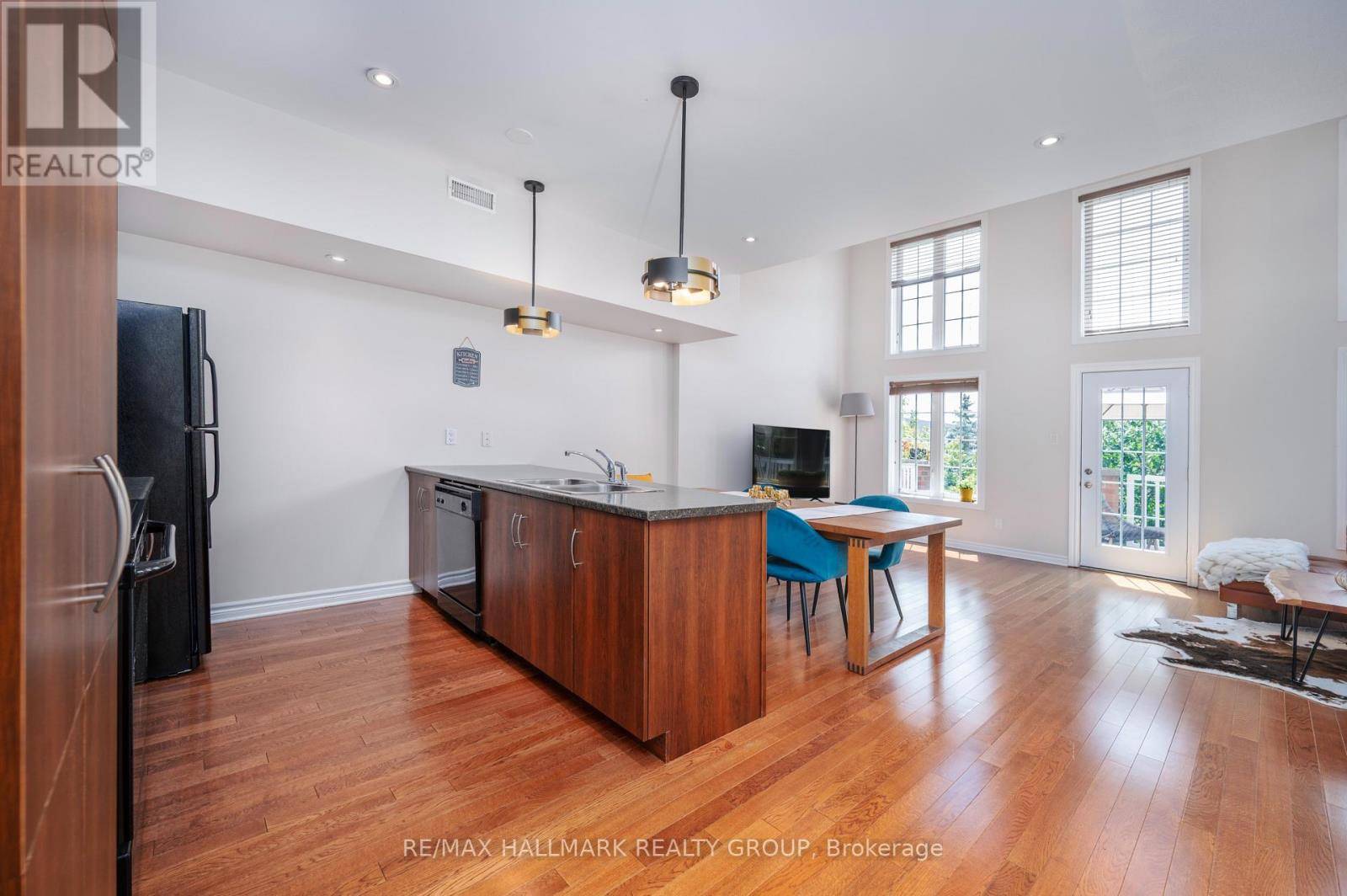 Ottawa, ON K2K0A3,39 Hawkstone Gate #39