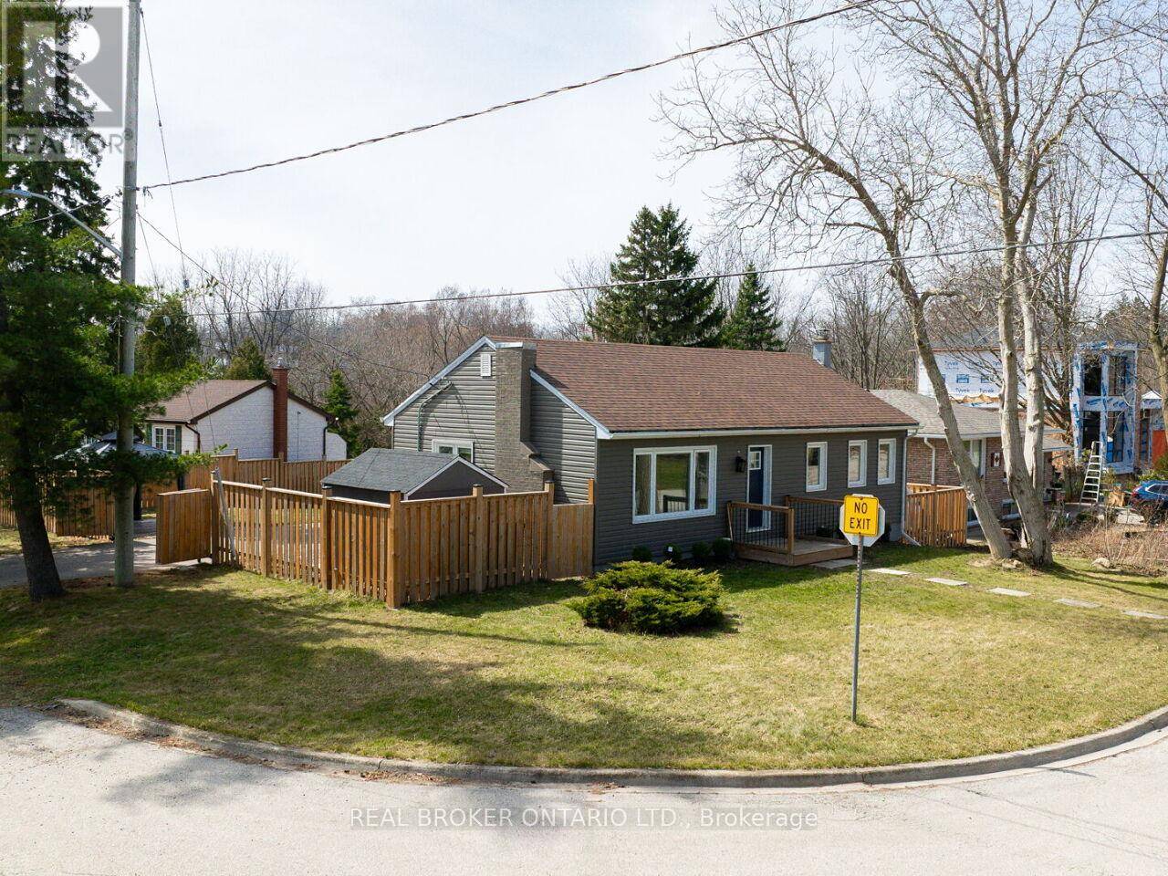 Hamilton (waterdown), ON L8P4C7,23 JAMES STREET