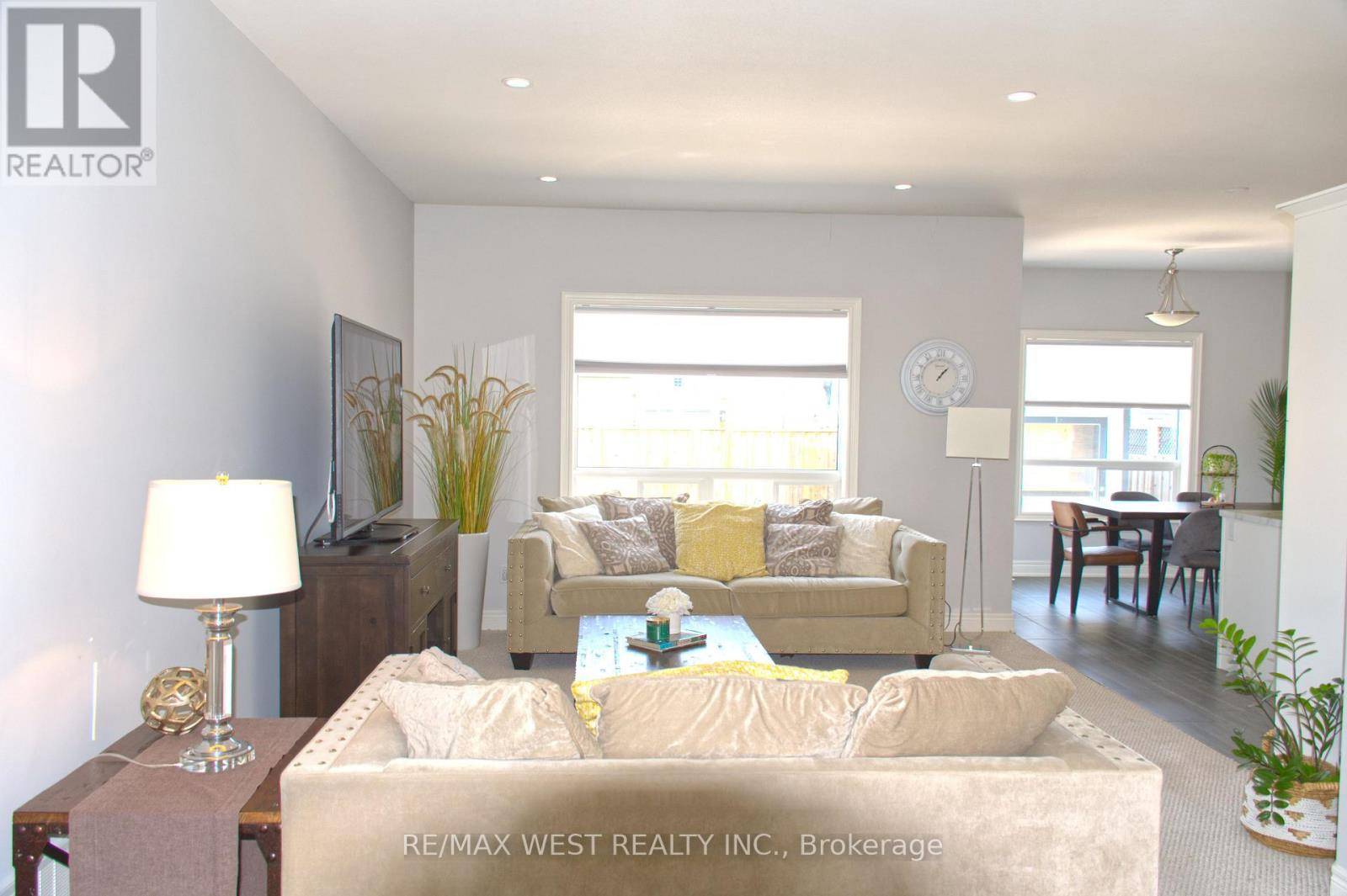 Fort Erie, ON L2A0E2,396 LOUISA STREET