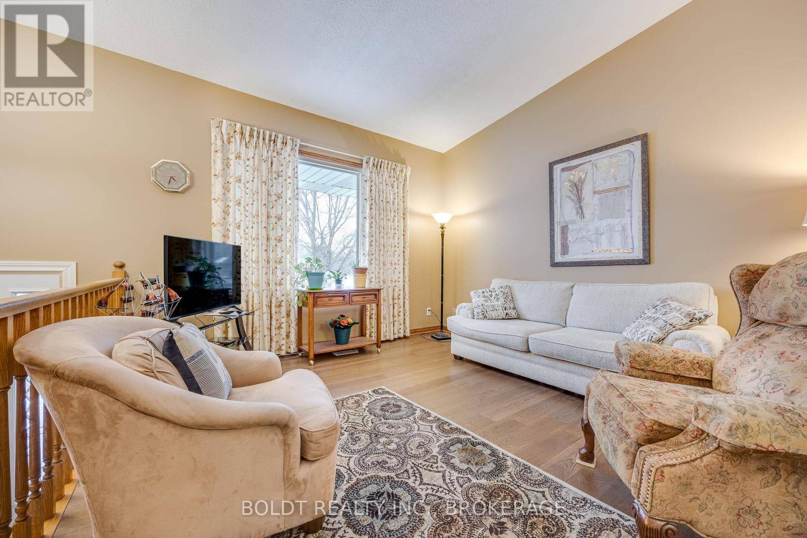 Thorold (allanburg/thorold South), ON L2V4Y8,6 STEPHENSON COURT