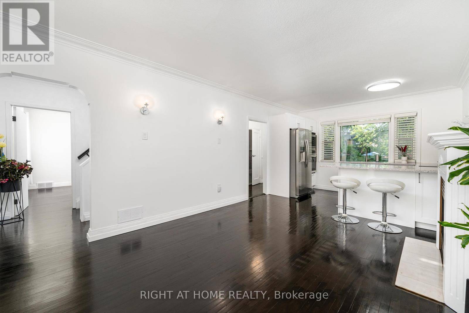 St. Catharines (old Glenridge), ON L2R4X5,105 Glenridge AVE #Upper