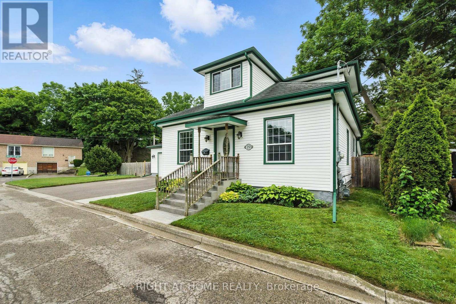Brant (paris), ON N3L1M3,19 SMITH STREET E