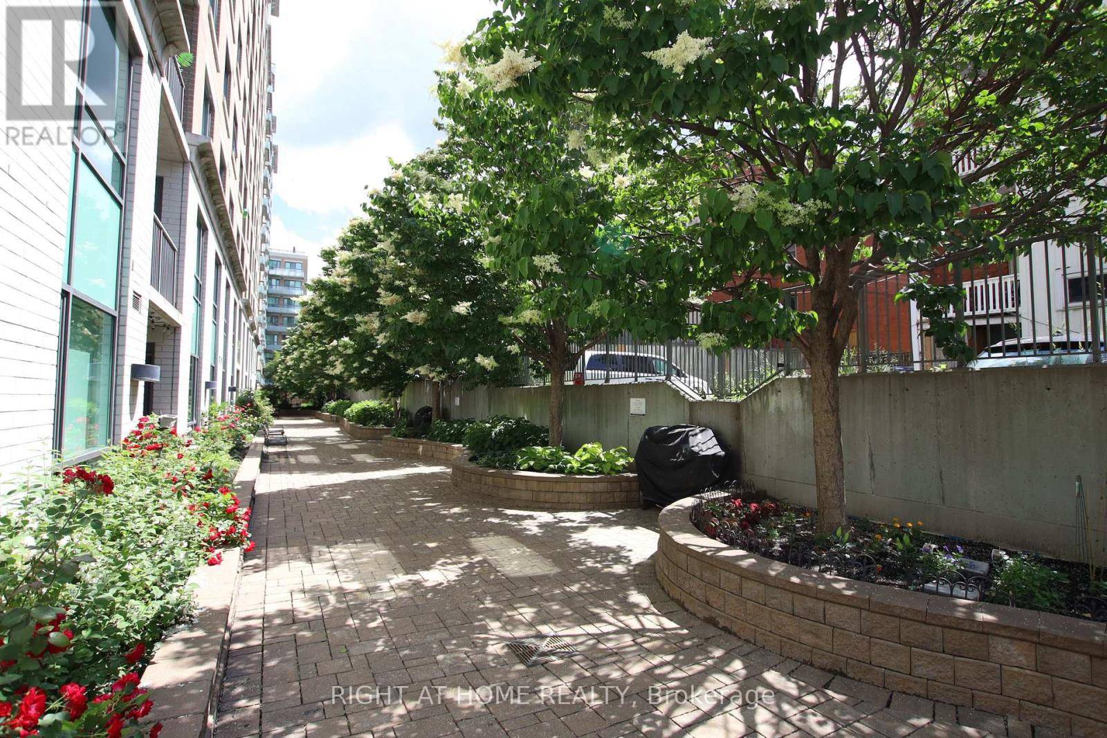 Ottawa, ON K1N0A7,200 Besserer ST #308