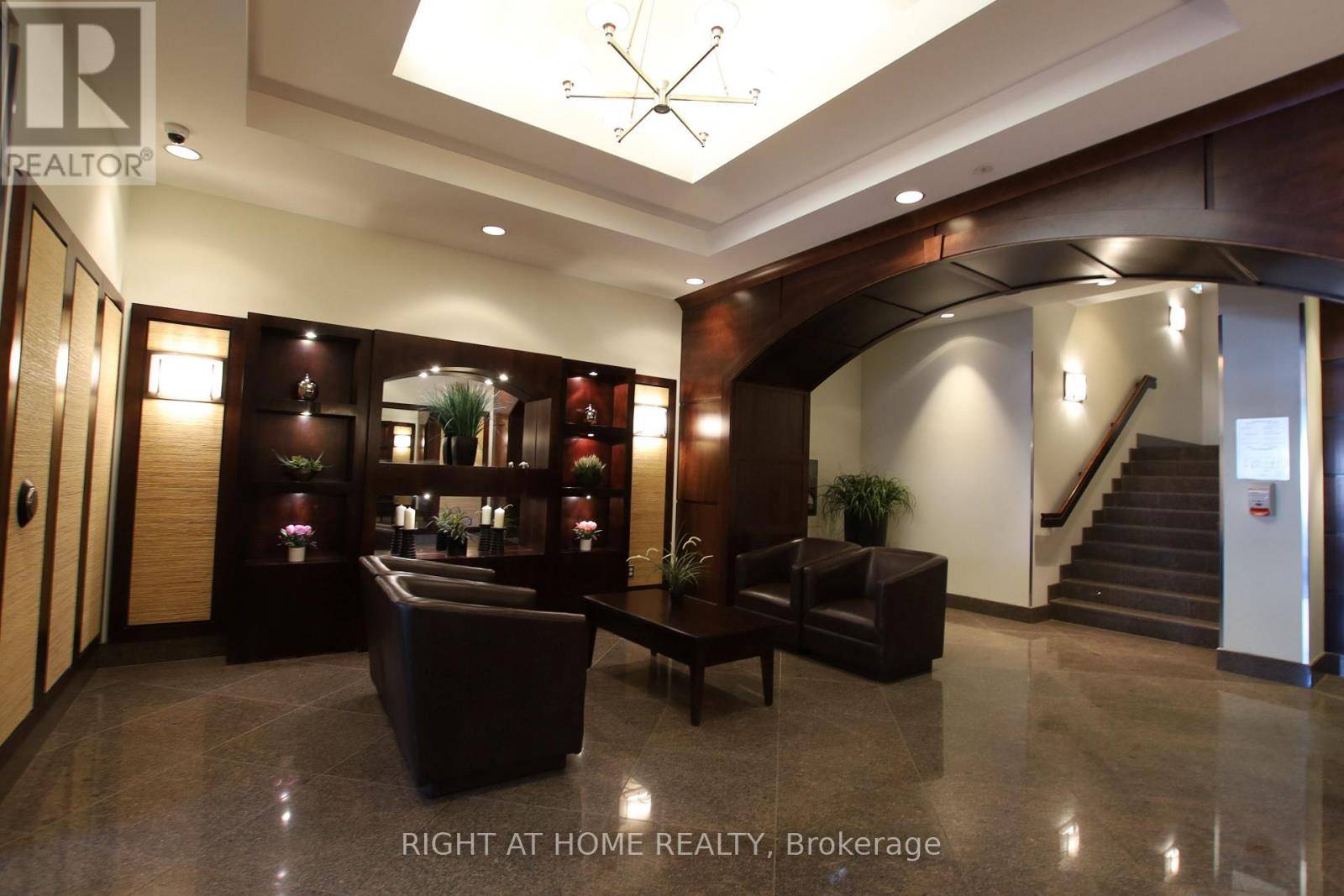 Ottawa, ON K1N0A7,200 Besserer ST #308