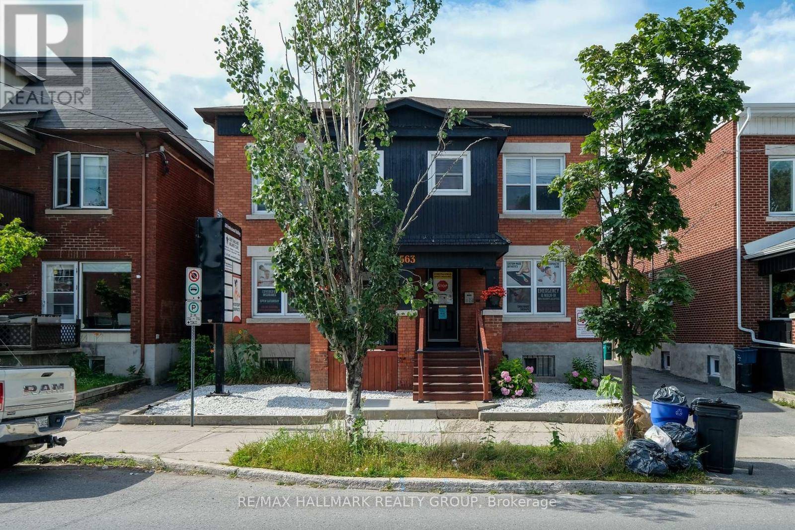 Ottawa, ON K1R5P2,563 Gladstone AVE #22