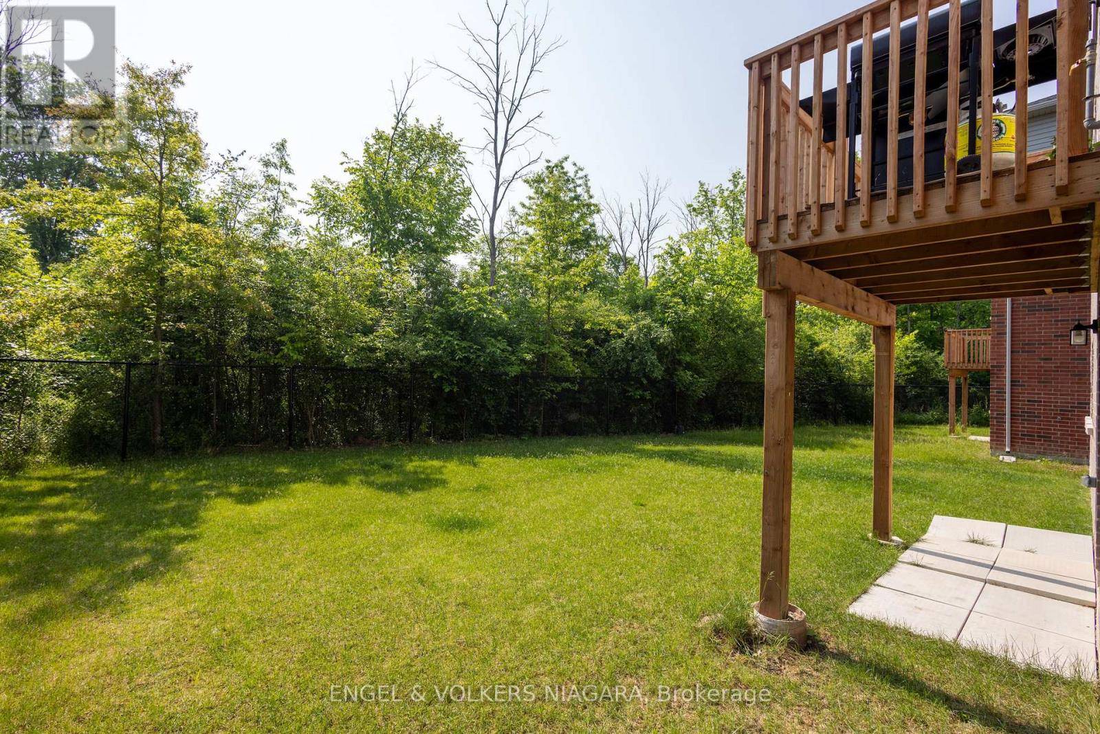 Niagara Falls (lyons Creek), ON L2G3P6,9234 WHITE OAK AVENUE