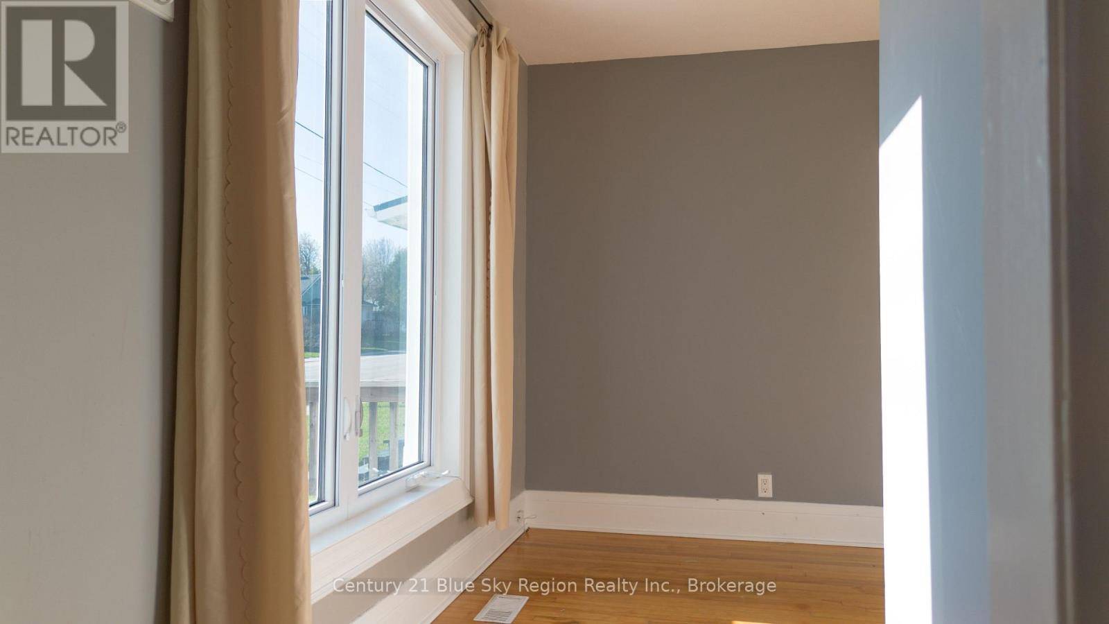 North Bay (central), ON P1B5W3,482 O'BRIEN STREET