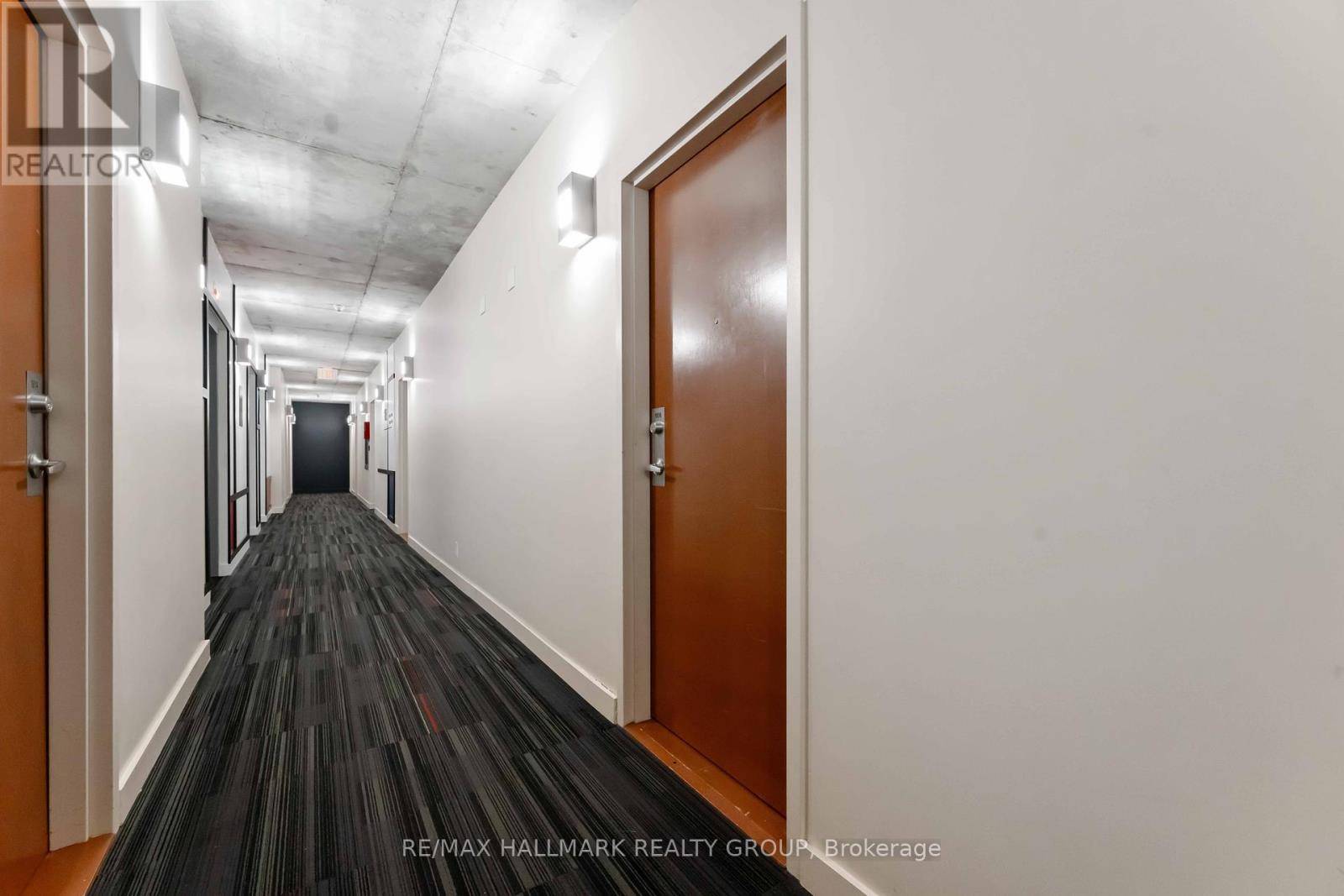Ottawa, ON K1P0A4,324 LAURIER AVE #1806