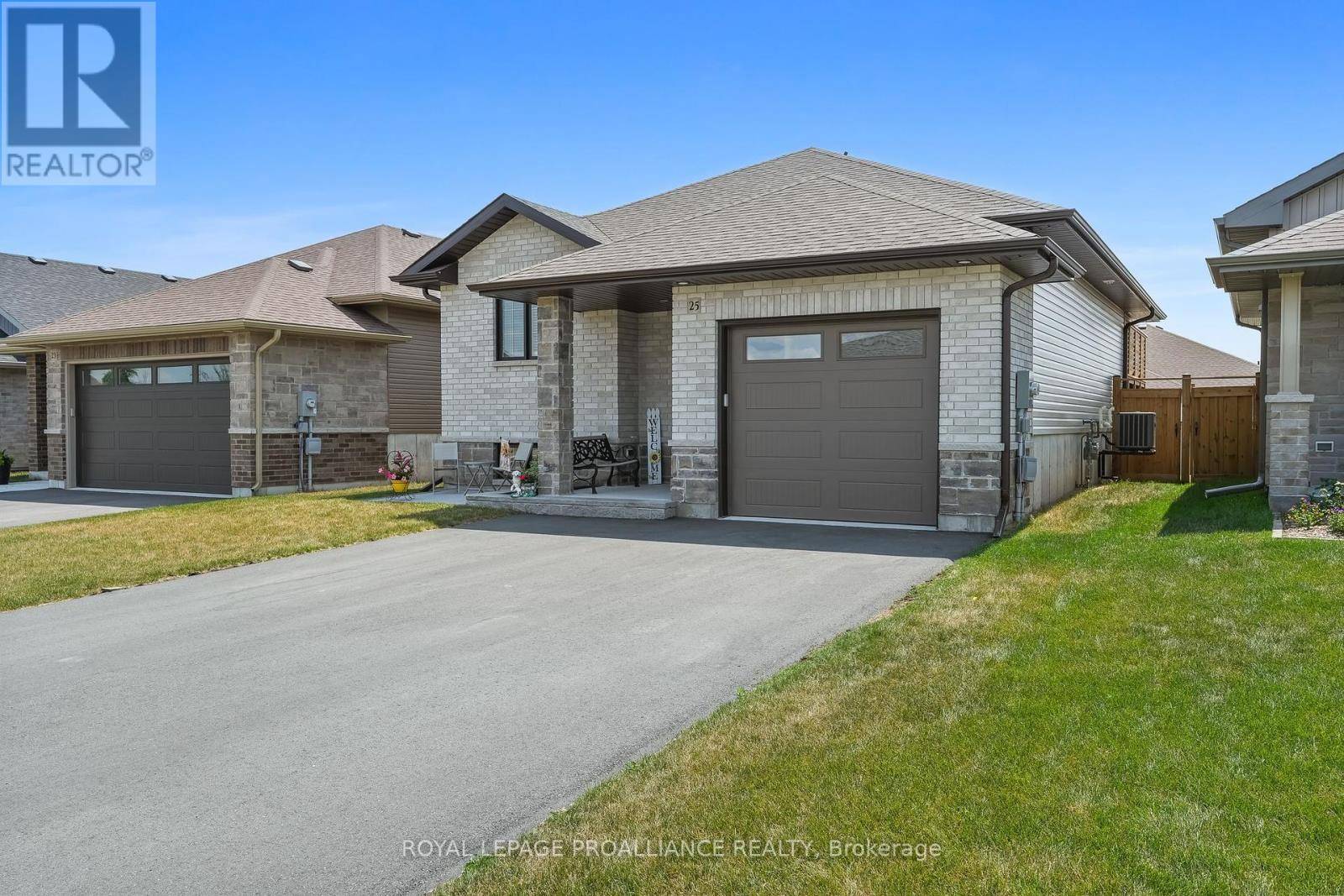 Quinte West (murray Ward), ON K8V0J1,25 CEDAR PARK CRESCENT