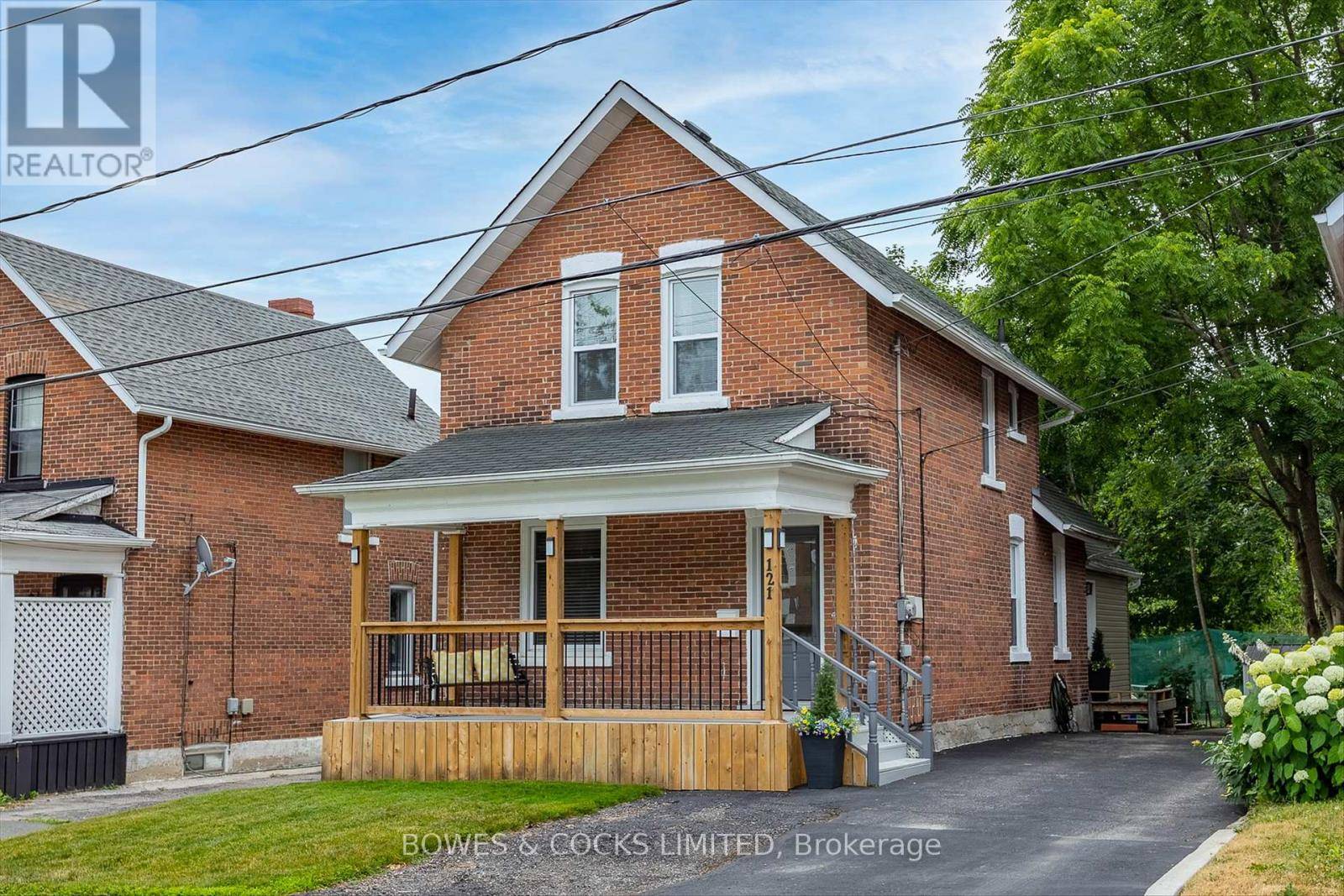 Kawartha Lakes (lindsay), ON K9V2R3,121 DURHAM STREET W