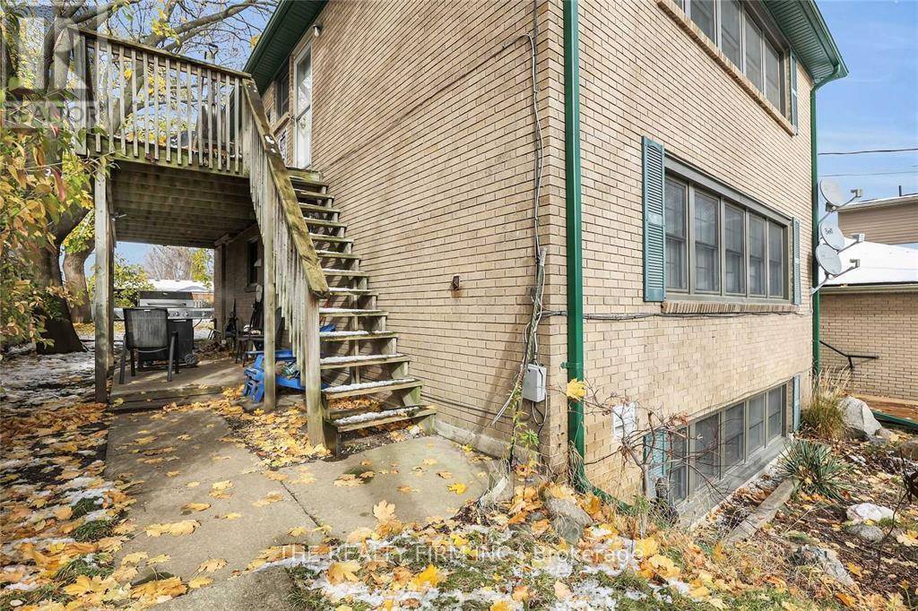 London South (south V), ON N6P1P9,7076 LONGWOODS ROAD