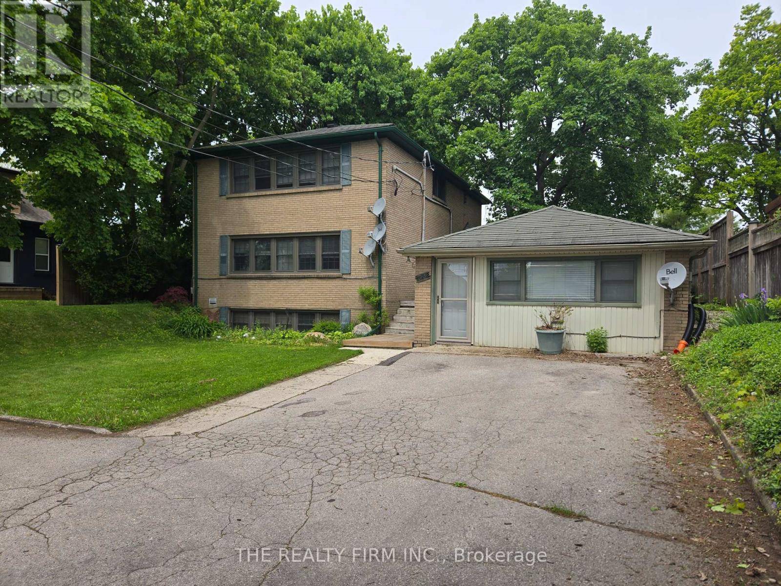 London South (south V), ON N6P1P9,7076 LONGWOODS ROAD