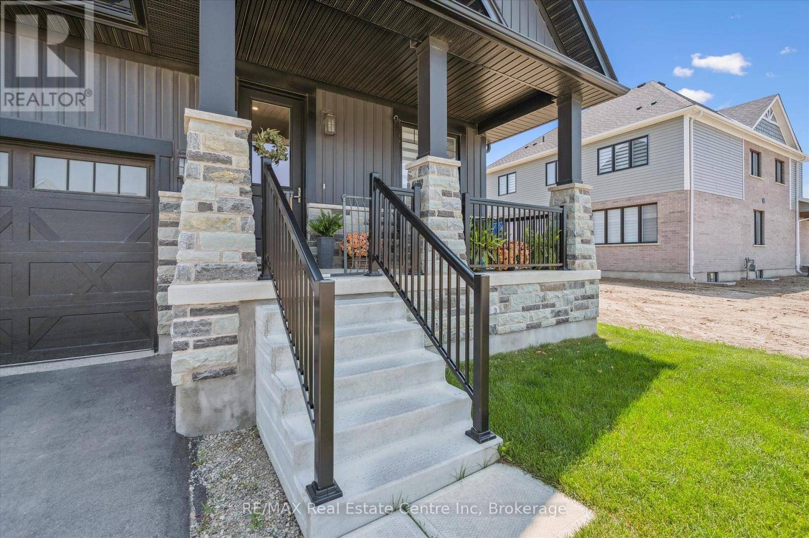 Centre Wellington (elora/salem), ON N0B1S0,144 HAYLOCK AVENUE