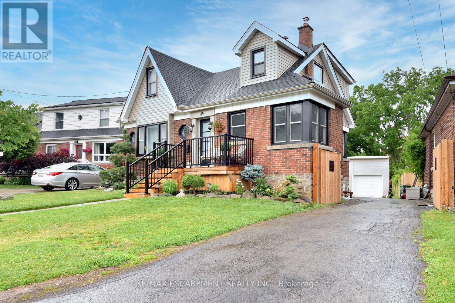 Hamilton (rosedale), ON L8K4W9,45 DUNKIRK AVENUE