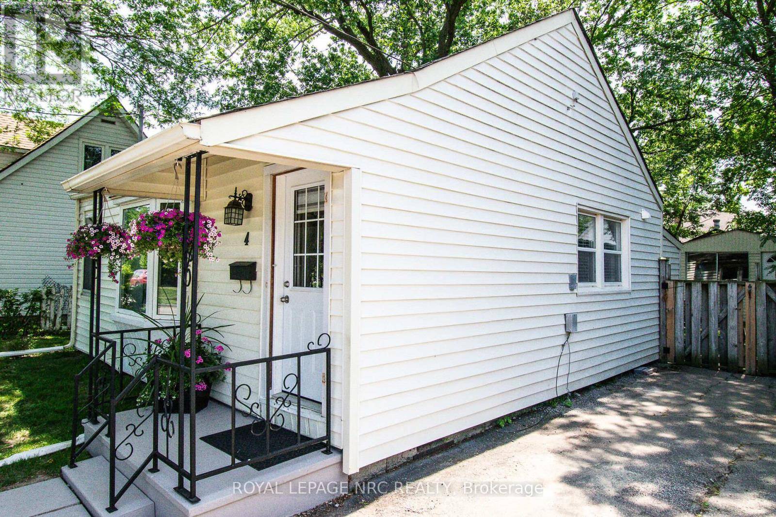 St. Catharines (western Hill), ON L2S1L1,4 GLEN AVENUE