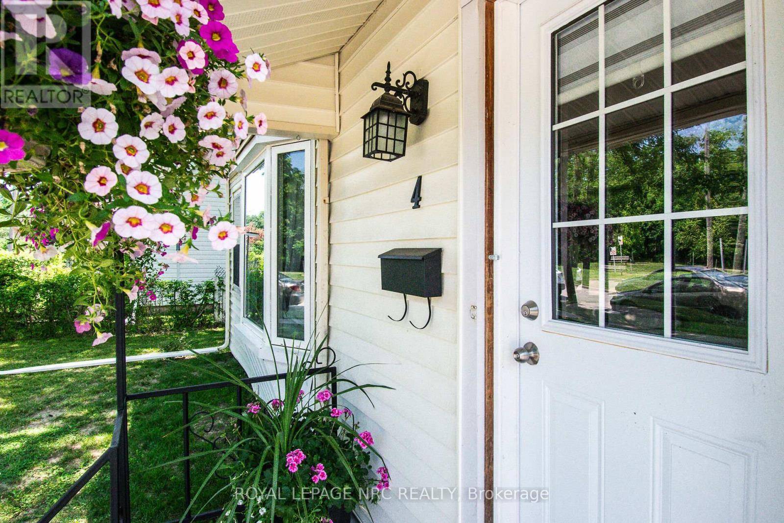 St. Catharines (western Hill), ON L2S1L1,4 GLEN AVENUE