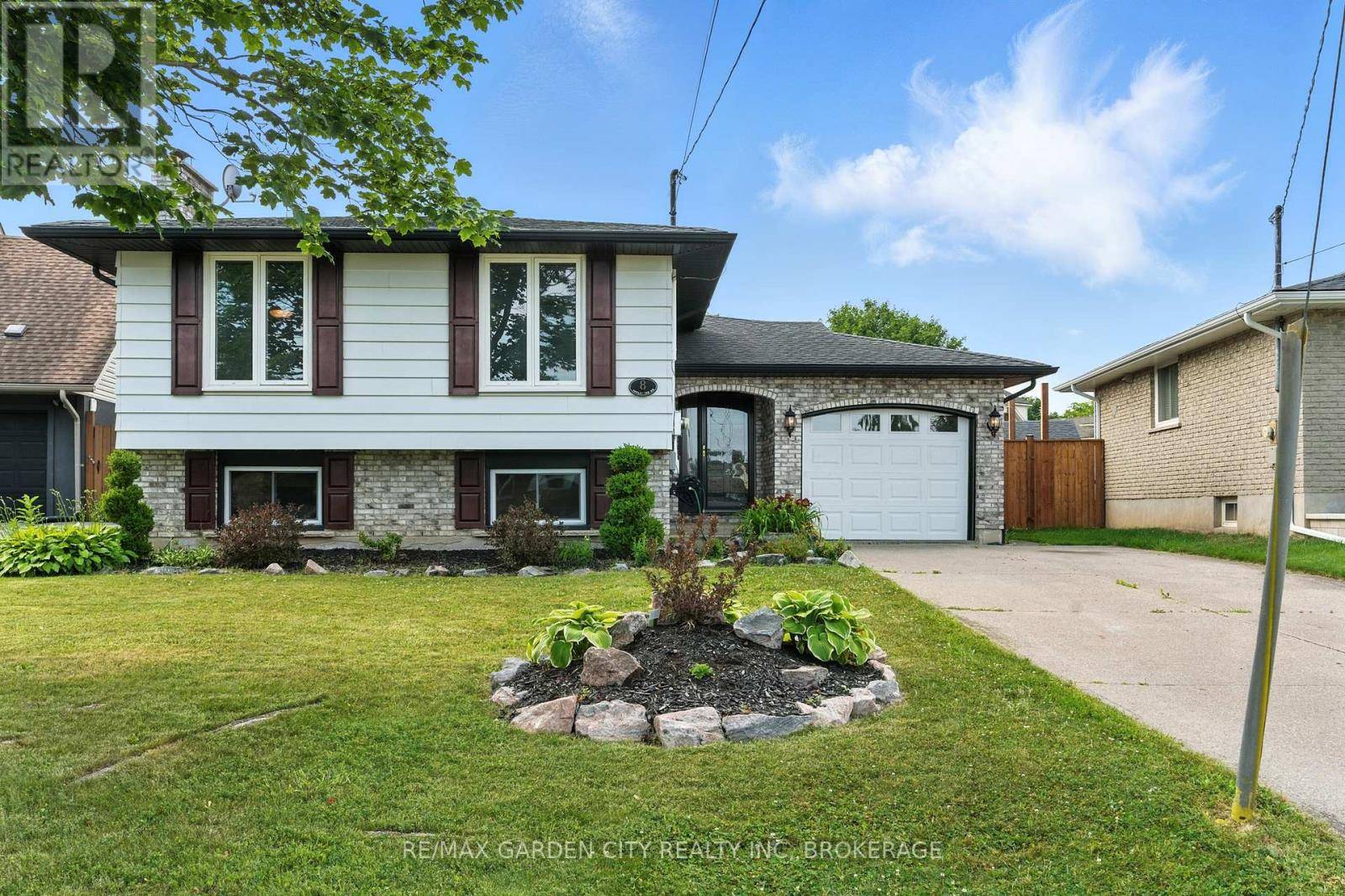 St. Catharines (secord Woods), ON L2P3M3,8 APPLEFORD ROAD
