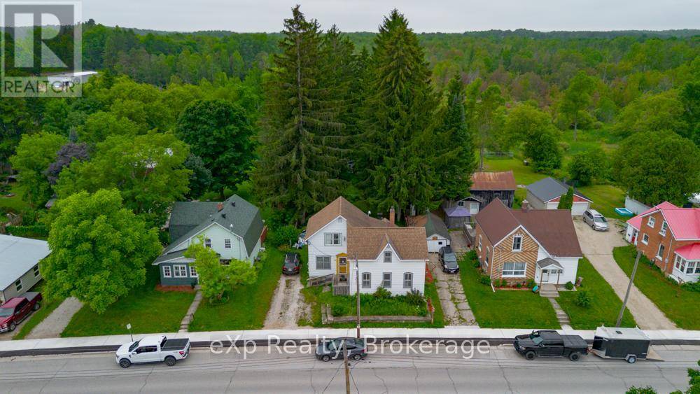 Chatsworth, ON N0H1G0,134 GARAFRAXA STREET