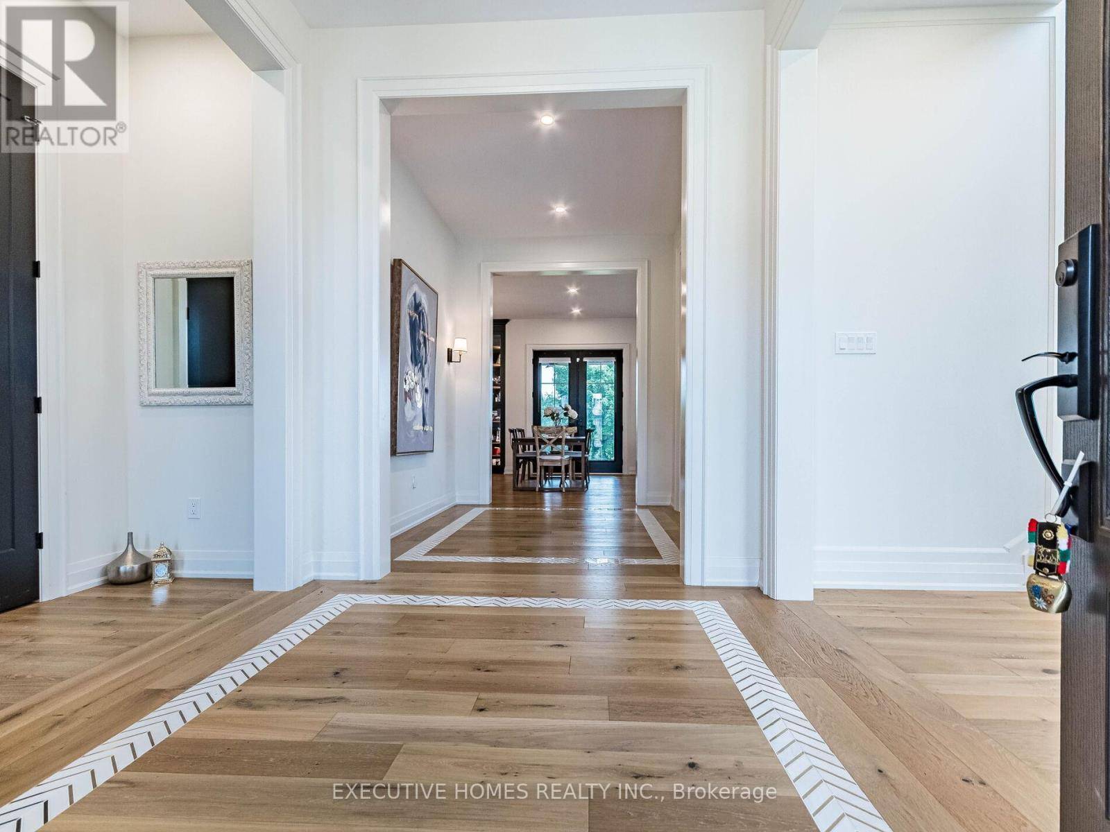London South (south K), ON N6K4M7,377 MANHATTAN DRIVE