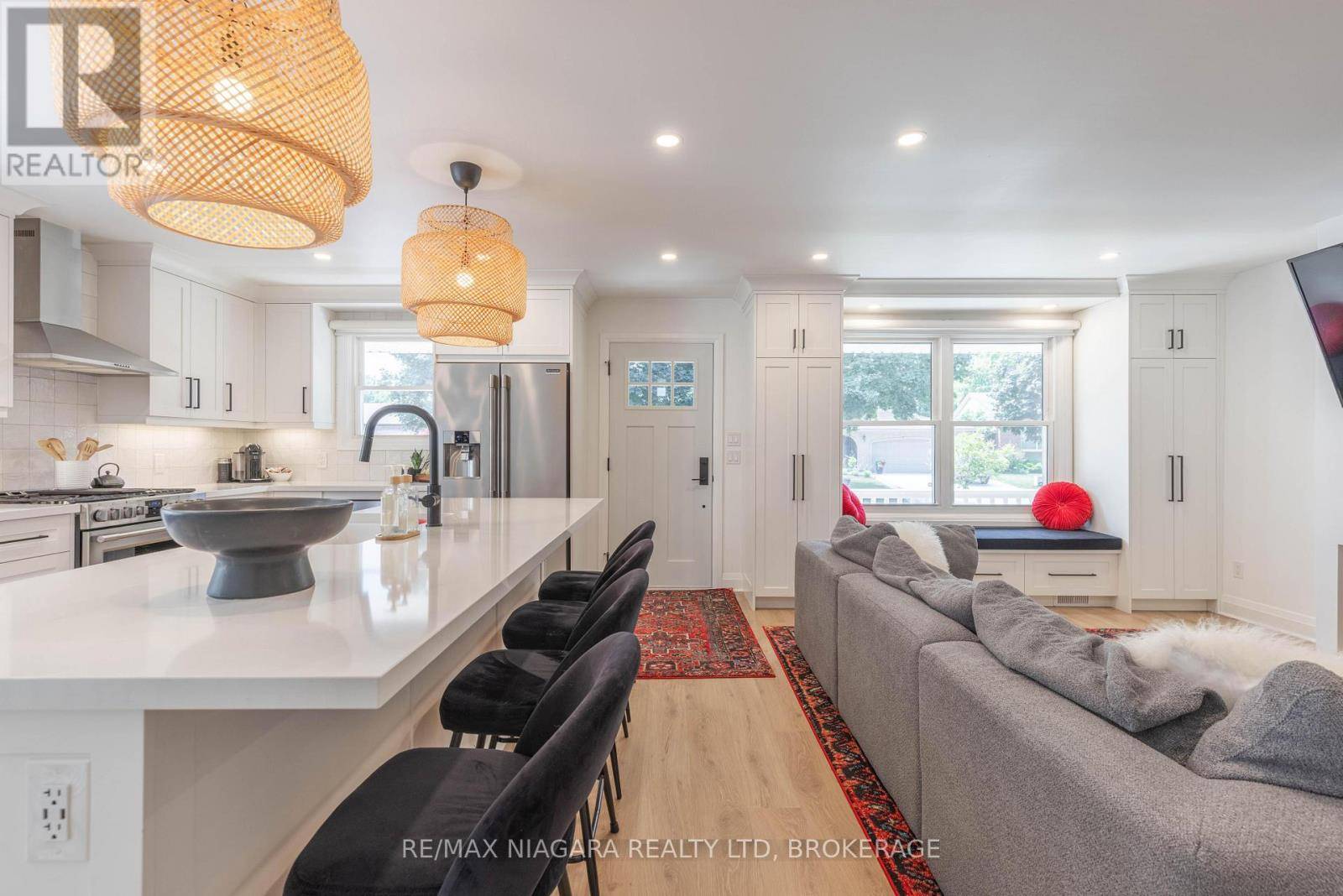 St. Catharines (lakeshore), ON L2M7A7,9 BRIMLEY CRESCENT