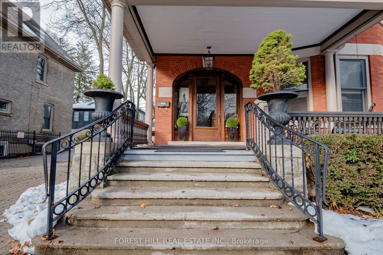 London East (east F), ON N6A1M4,98 CENTRAL AVENUE