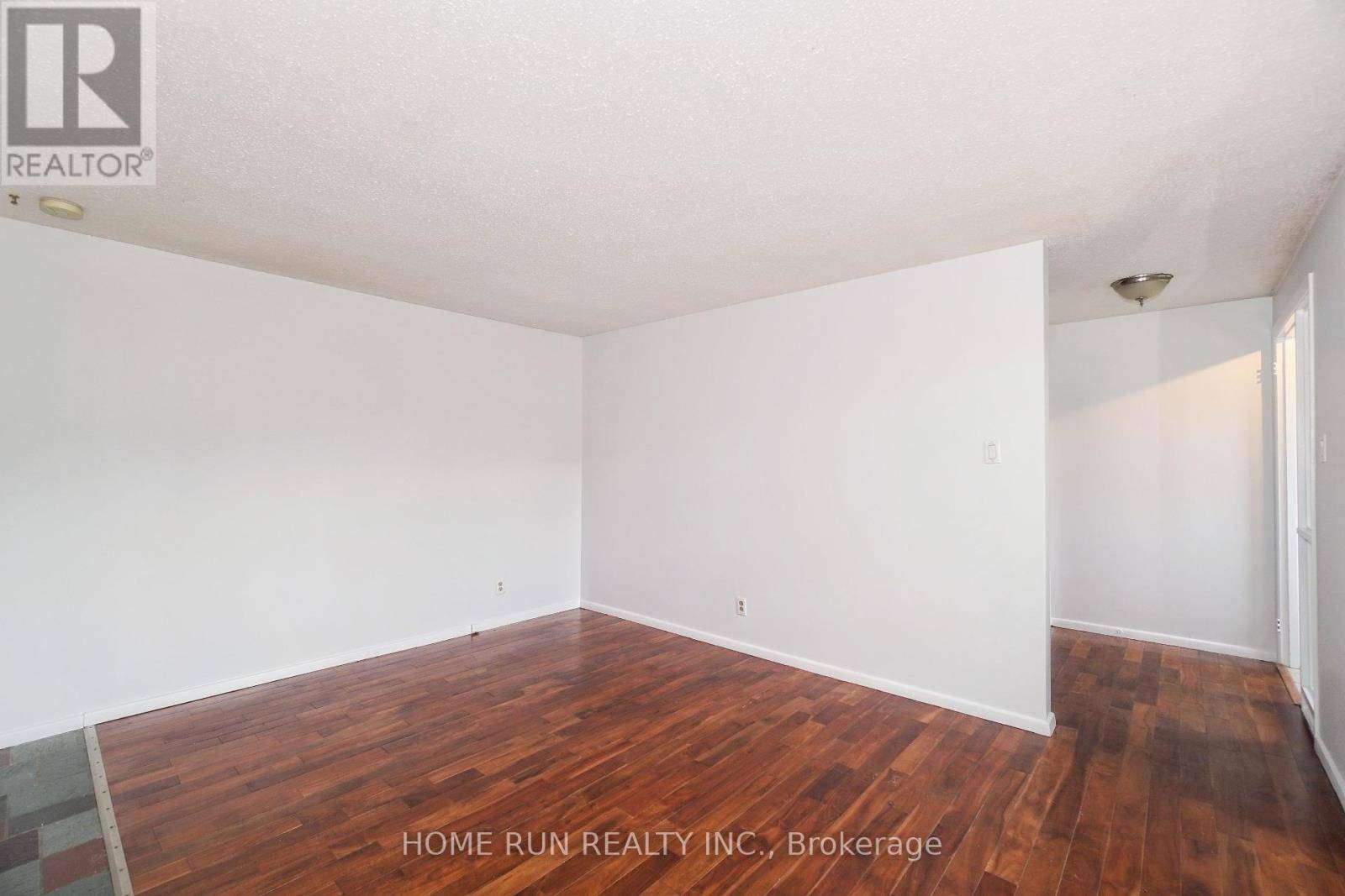 Ottawa, ON K2E6K5,1292 MEADOWLANDS DRIVE E