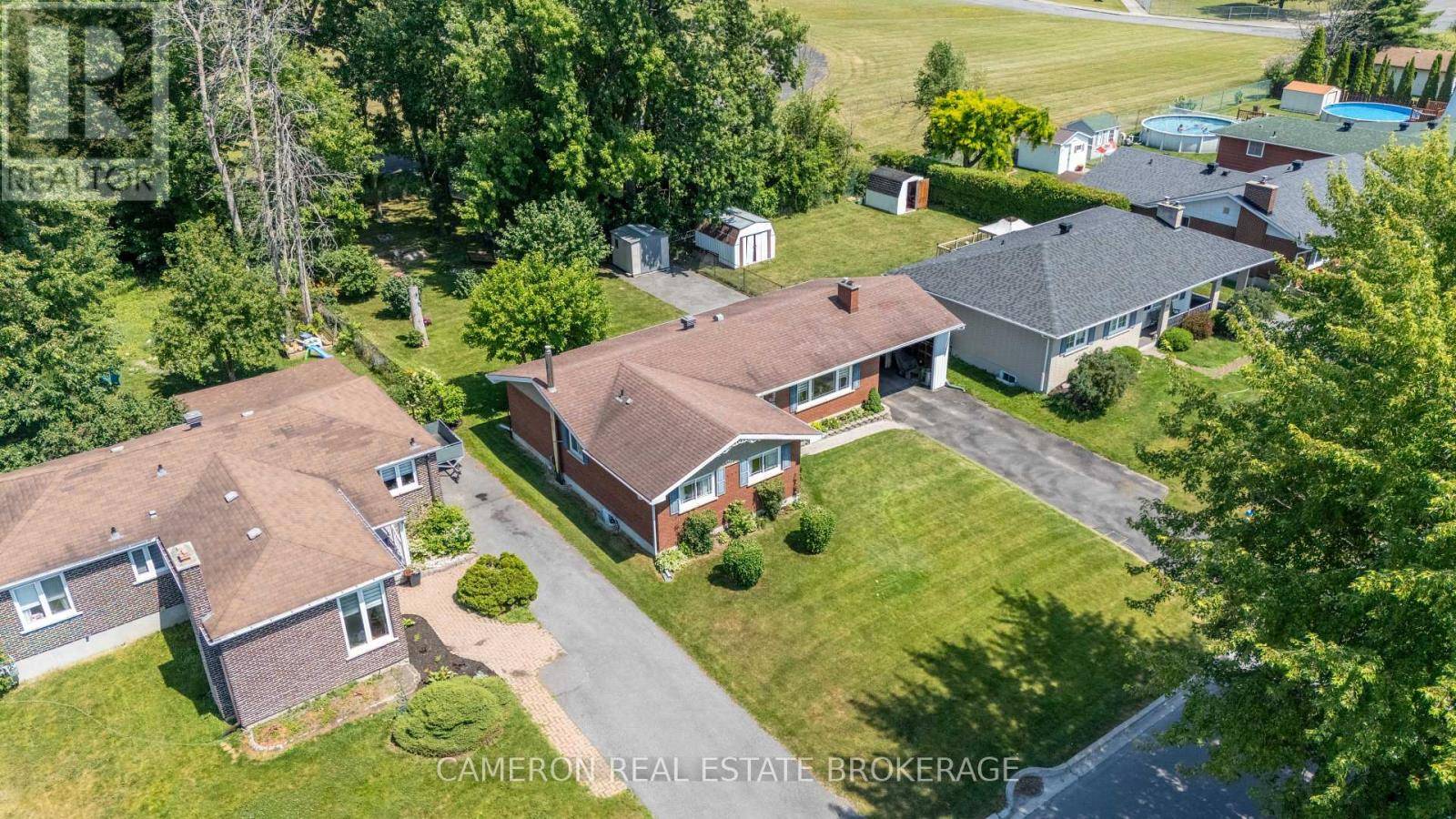 Cornwall, ON K6H5W8,523 LYNWOOD DRIVE