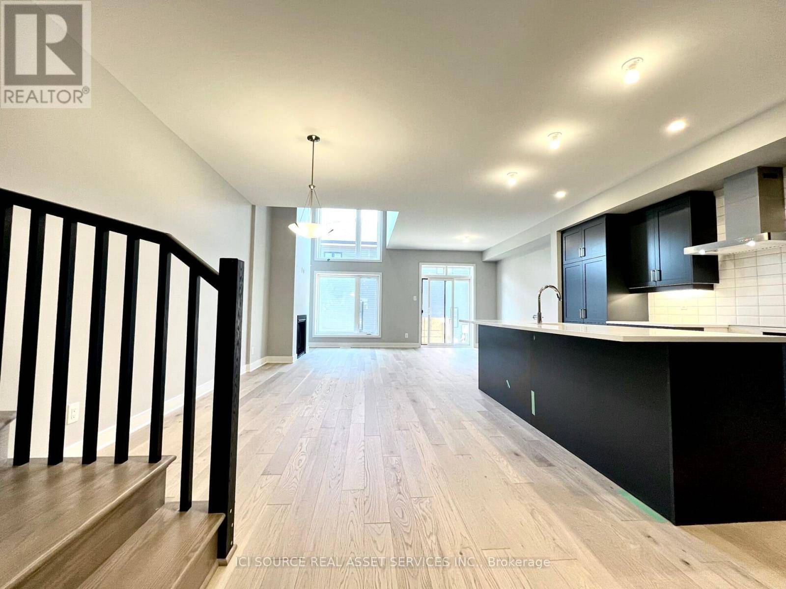 Ottawa, ON K4M0R4,825 SOLARIUM AVENUE