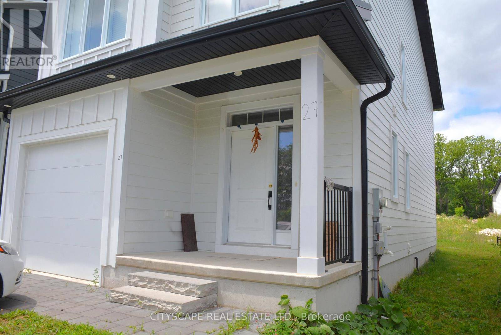London South (south J), ON N5Z0B1,27 CHRISTOPHER COURT