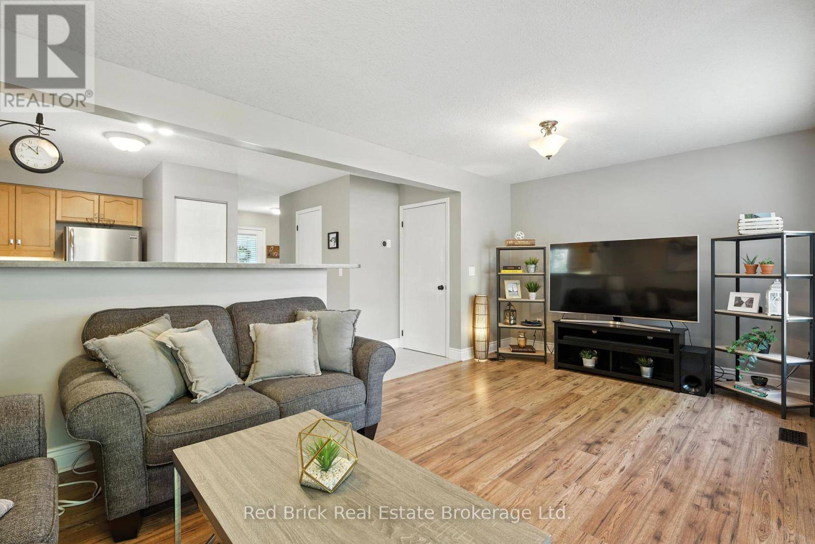 Guelph (clairfields/hanlon Business Park), ON N1G5A2,18 BOULDER CRESCENT