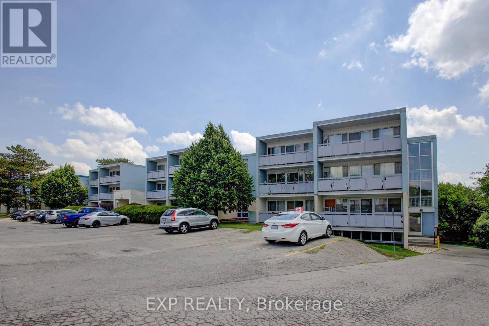Guelph (dovercliffe Park/old University), ON N1G2V5,91 Conroy CRES #202