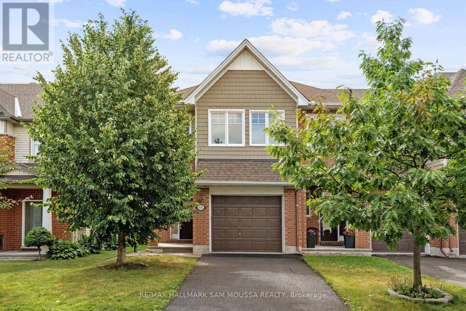 Ottawa, ON K1T0L6,991 BUNCHBERRY WAY