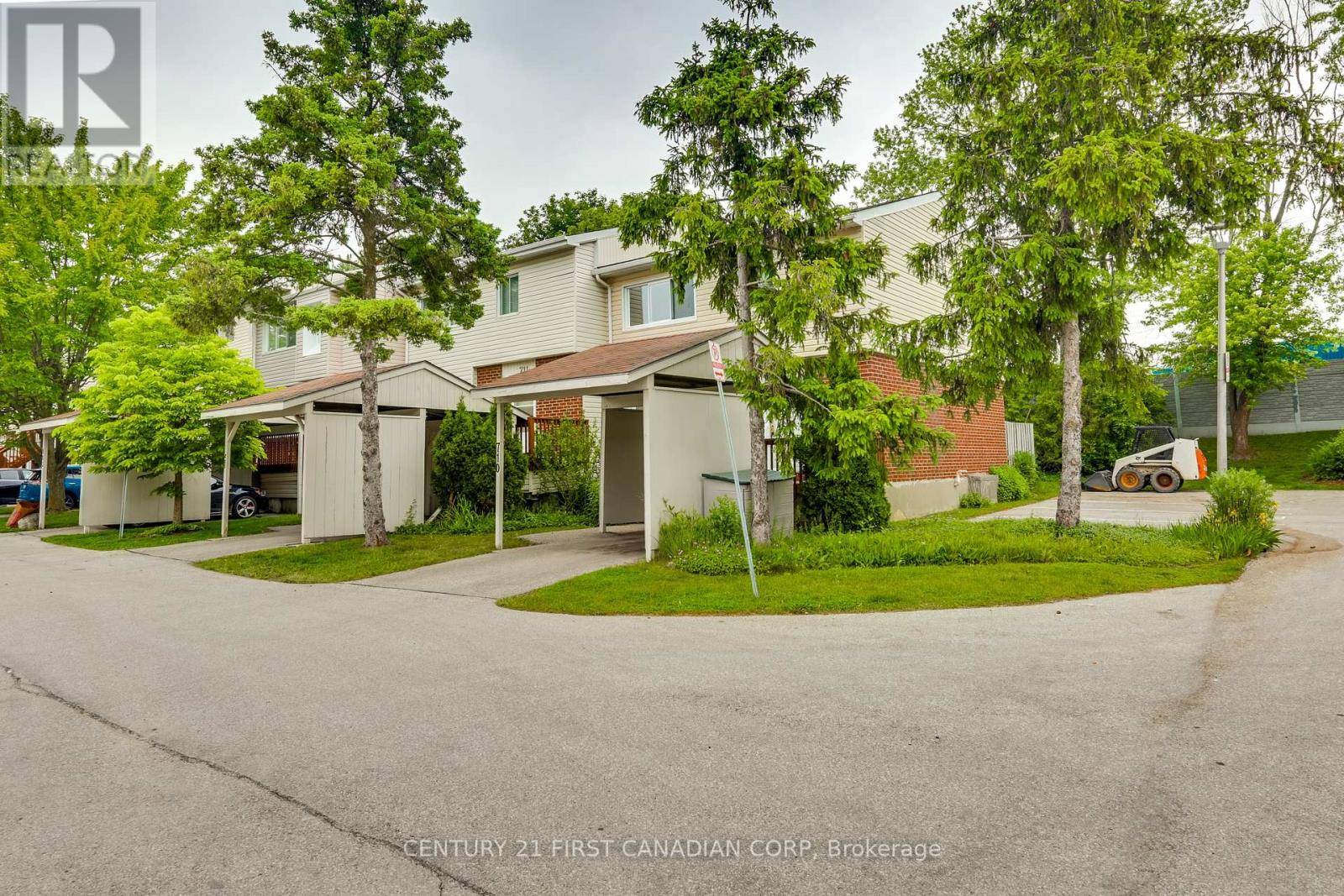 London South (south R), ON N6C4Z9,710 WILKINS STREET