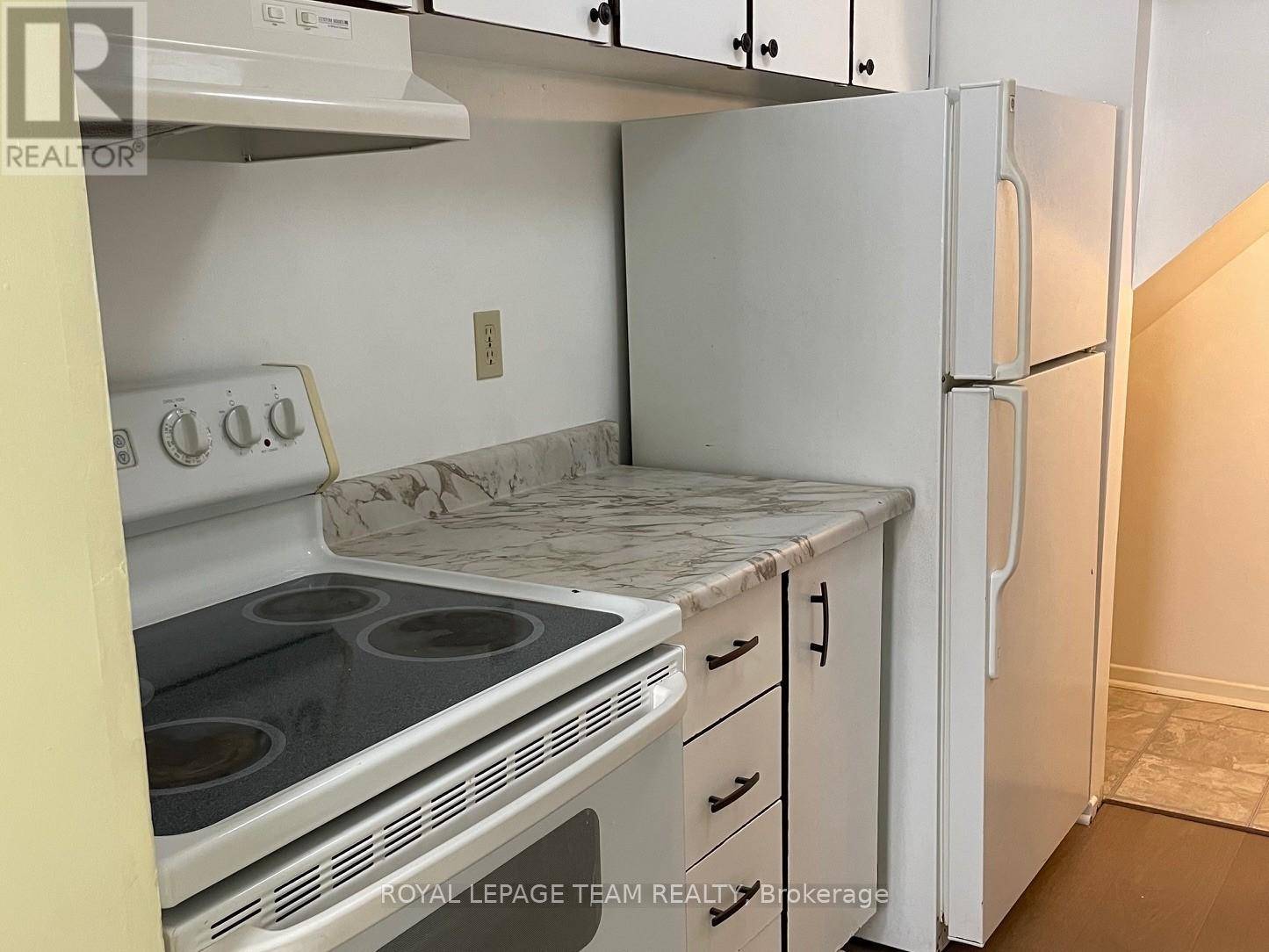 Ottawa, ON K2H8Y3,41 Forester CRES #A