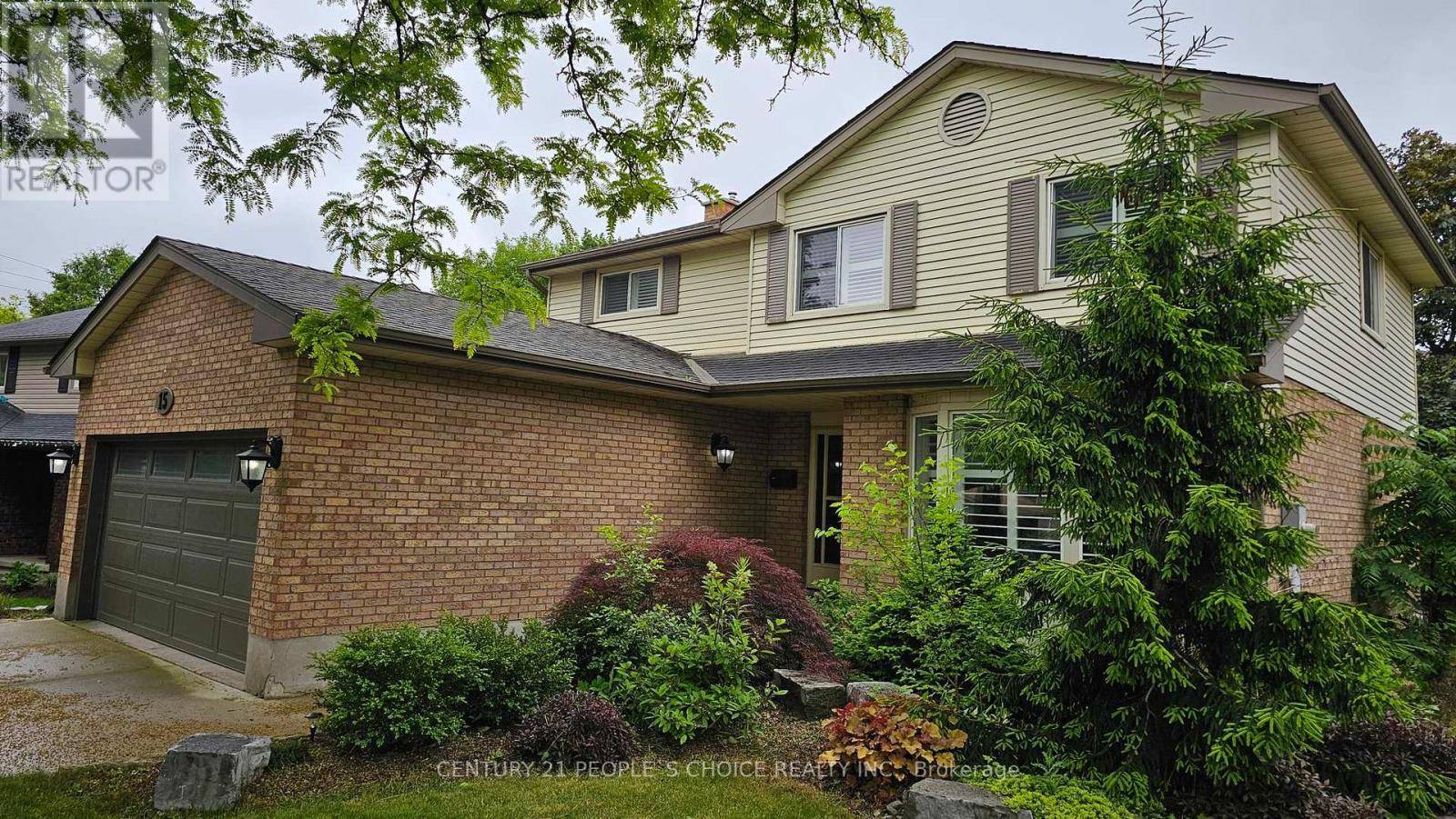 Cambridge, ON N1S4S1,15 BIRCHLAWN AVENUE