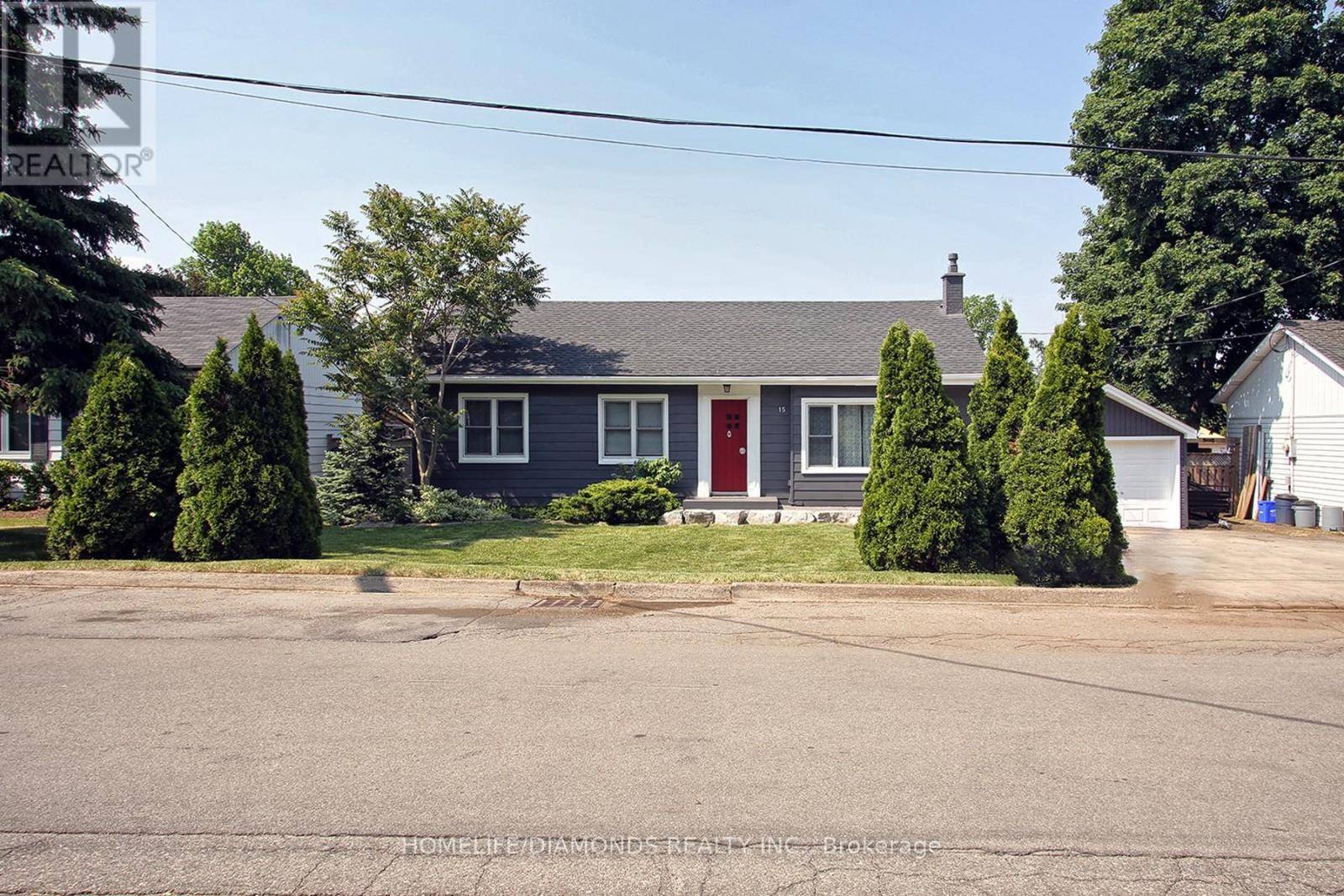 Hamilton (waterdown), ON L0R2H3,15 FIRST ST #Main