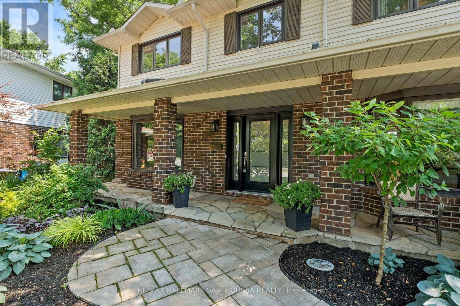 Ottawa, ON K2J2J1,97 THARE CRESCENT