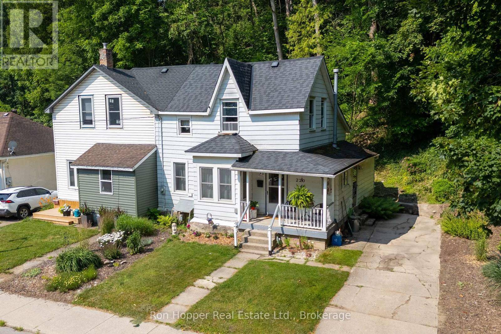 Owen Sound, ON N4K2E6,220 2ND AVENUE E
