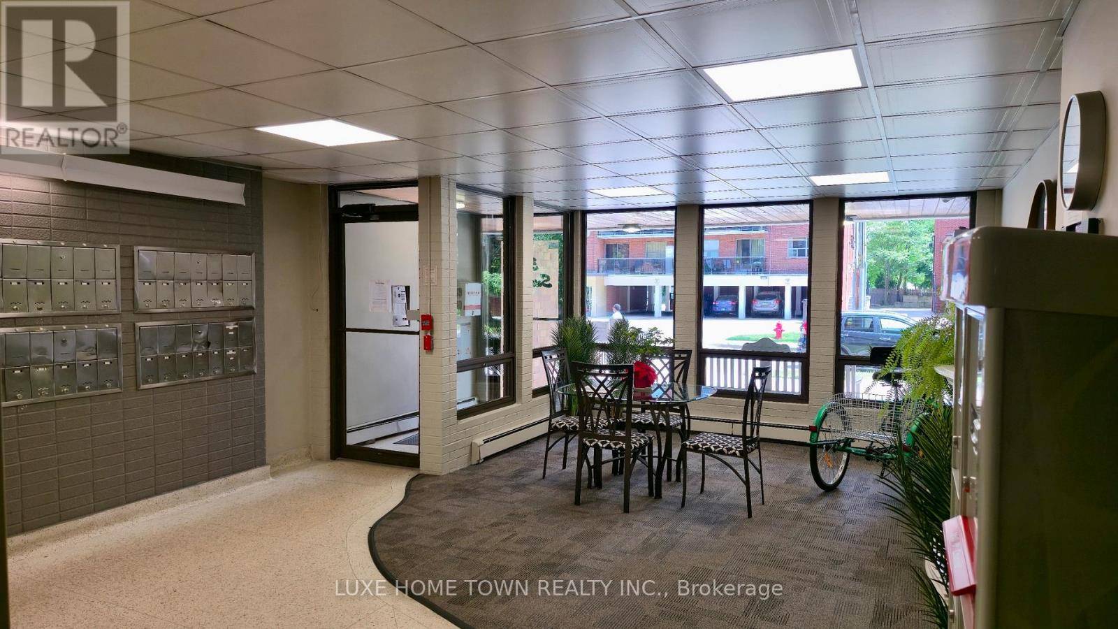 Hamilton (eastmount), ON L8V2R8,30 Summit AVE #503