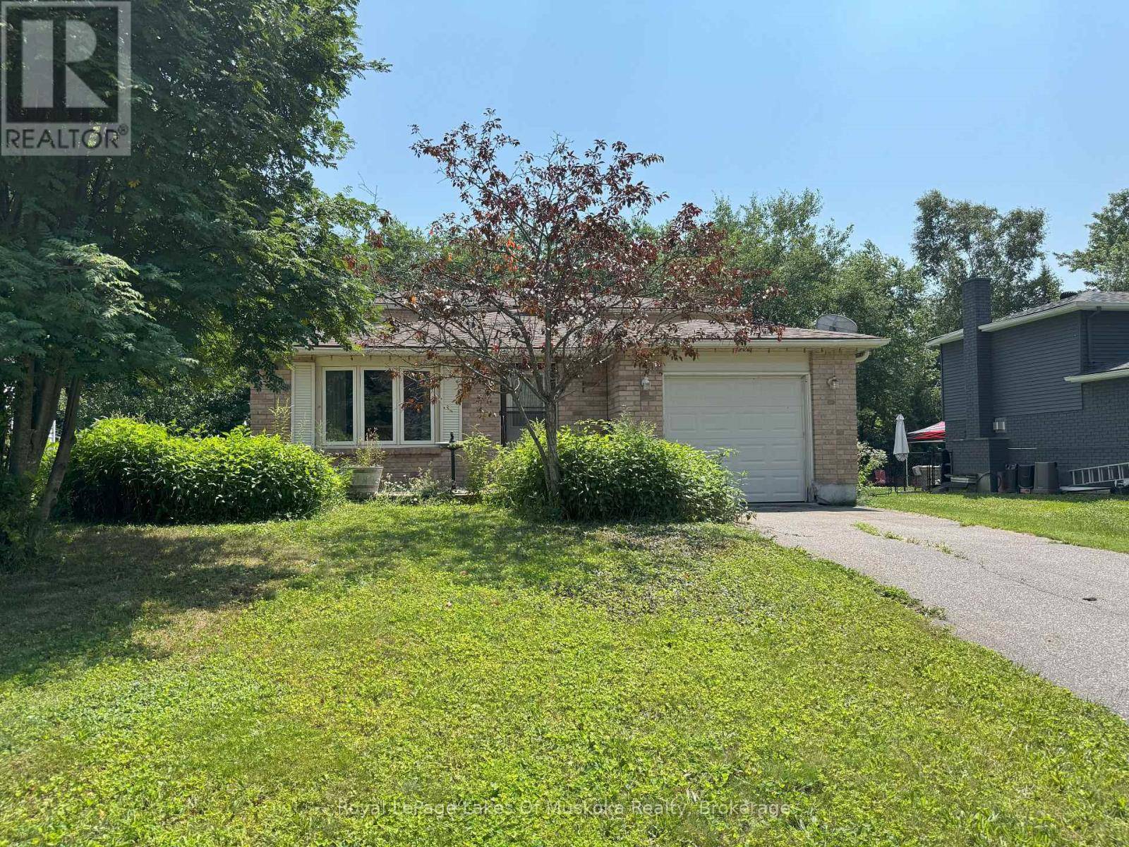 Bracebridge (monck (bracebridge)), ON P1L1C3,22 MAYPARK DRIVE