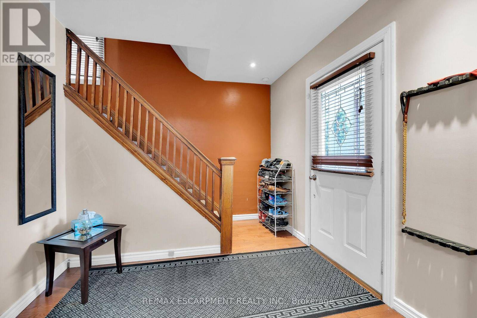 Hamilton (gibson), ON L8L6L6,8 KINRADE AVENUE