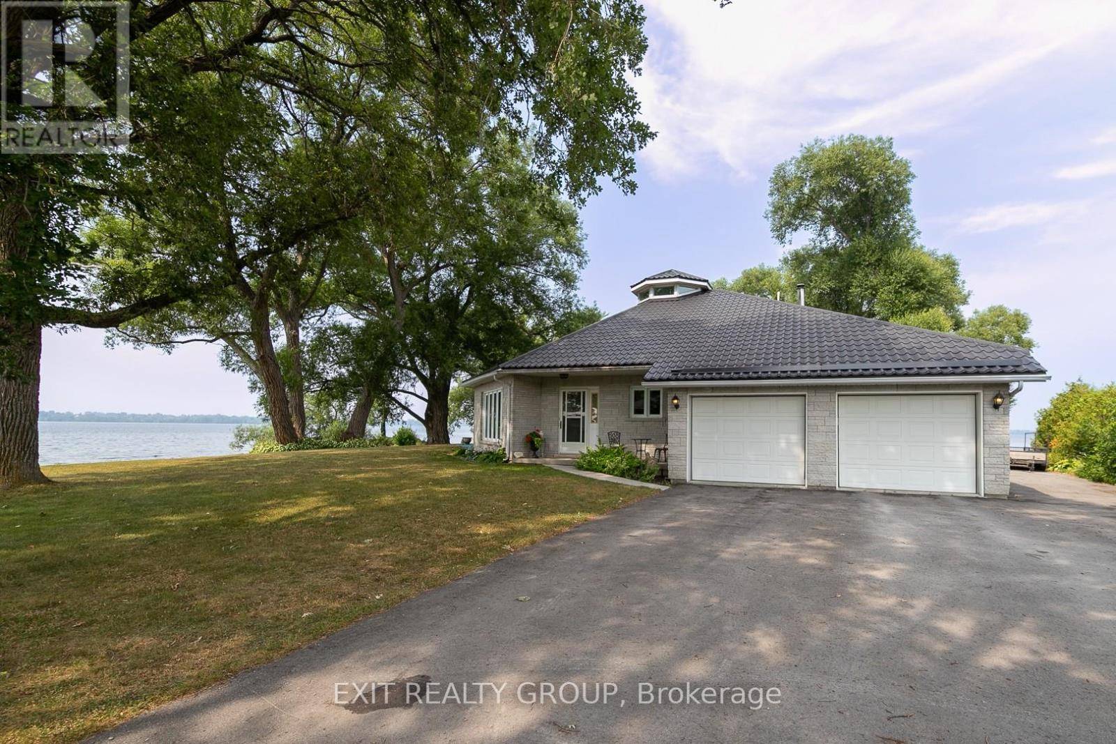 Prince Edward County (ameliasburg Ward), ON K8N4Z7,45 PEATS POINT LANE