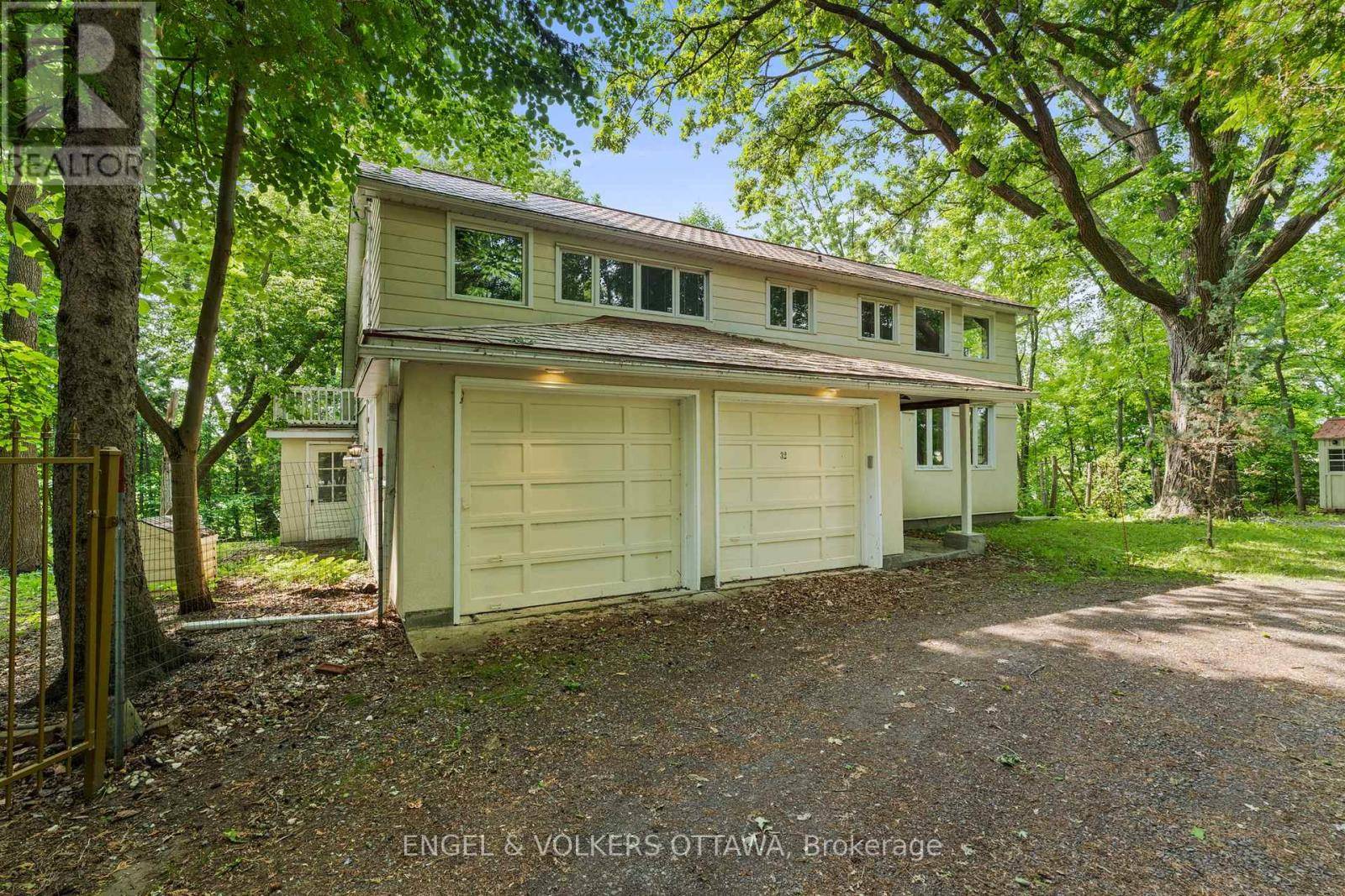 Ottawa, ON K1V1H6,32 RYEBURN DRIVE