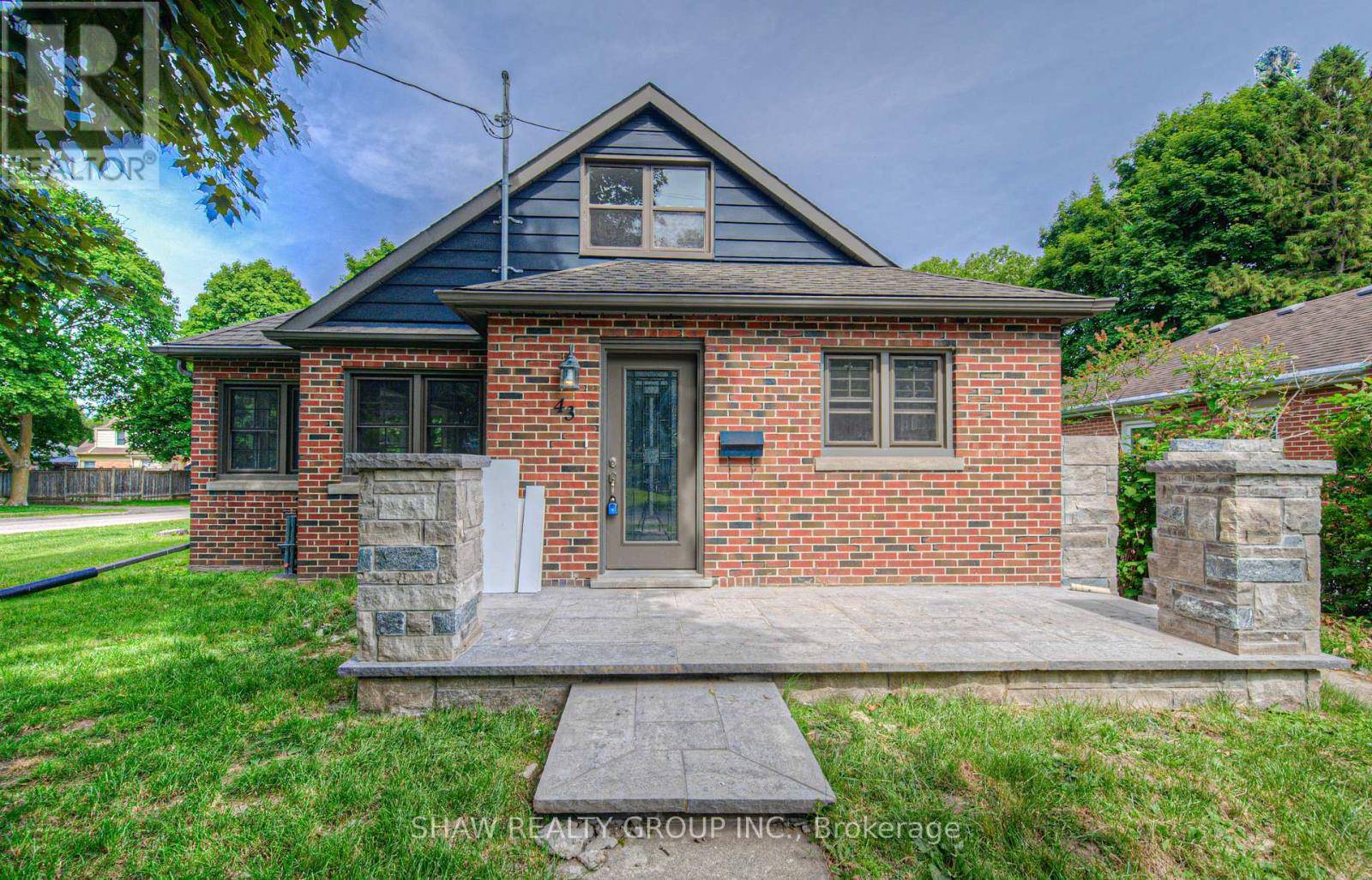Cambridge, ON N1R4T4,43 DUDHOPE AVENUE