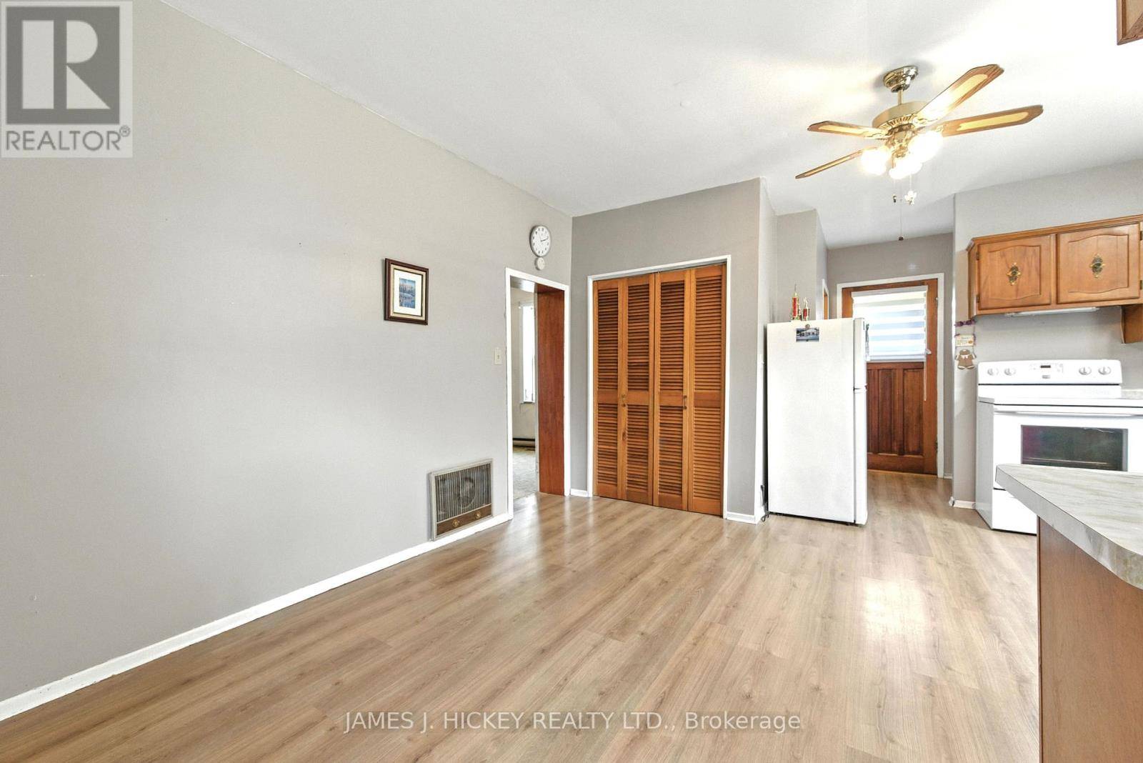 Laurentian Hills, ON K0J1J0,69 MAIN STREET