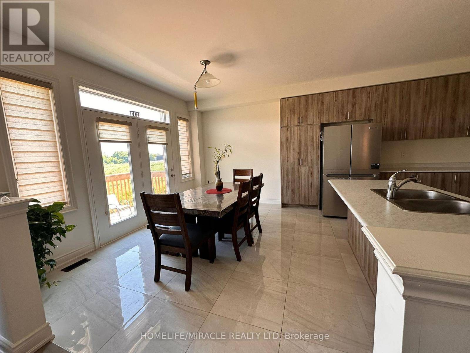 Cambridge, ON N1T0G5,132 BLOOMFIELD CRESCENT